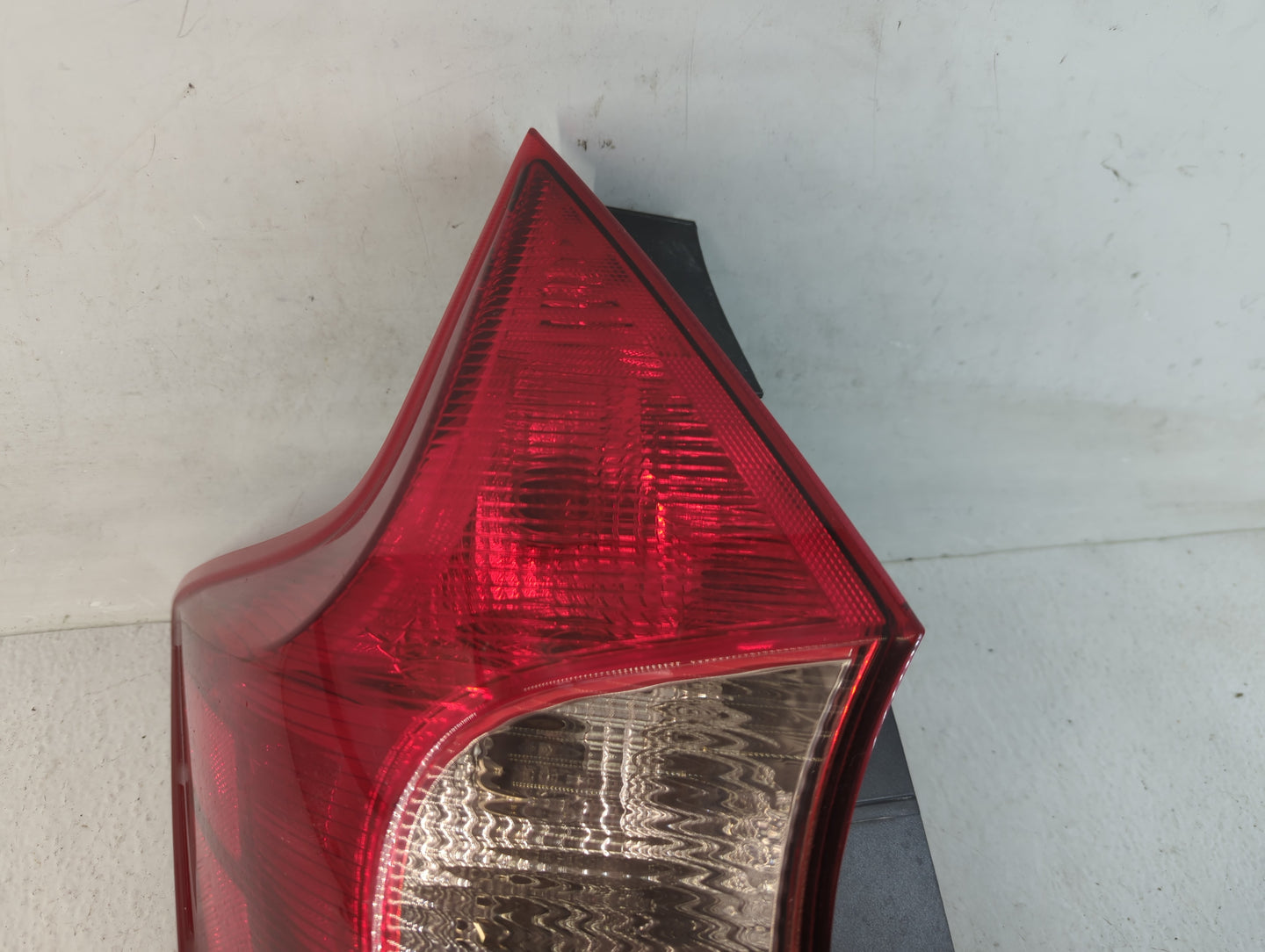 2014-2019 Nissan Versa Tail Light Assembly Driver Left OEM P/N:265553WC0A Fits Fits 2014 2015 2016 2017 2018 2019 OEM Used A