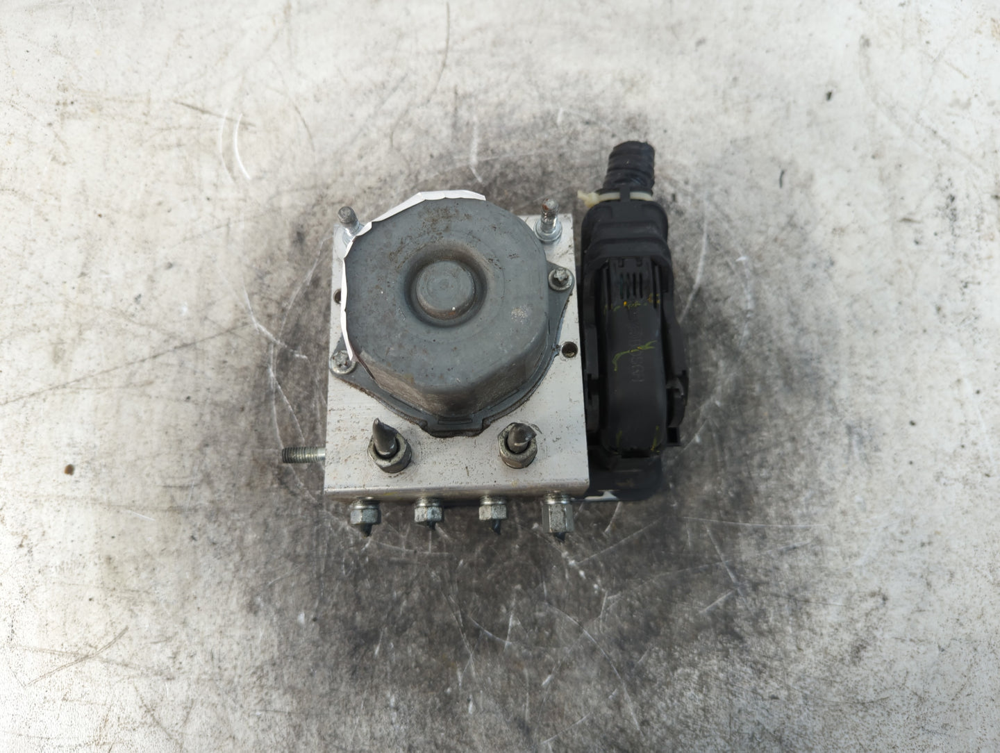 2015-2019 Nissan Versa ABS Pump Control Module Replacement P/N:47660 9KK0A Fits Fits 2015 2016 2017 2018 2019 OEM Used Auto 