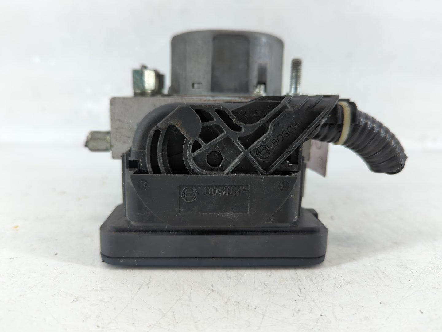 2015-2019 Nissan Versa ABS Pump Control Module Replacement P/N:47660 9KK0A Fits Fits 2015 2016 2017 2018 2019 OEM Used Auto 