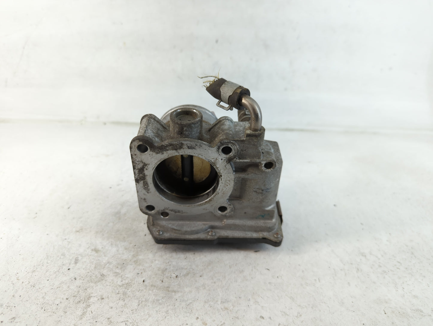 2016 Nissan Versa Note Throttle Body P/N:3AA50-02 E Fits Fits 2012 2013 2014 2015 2017 2018 2019 OEM Used Auto Parts - Oemus