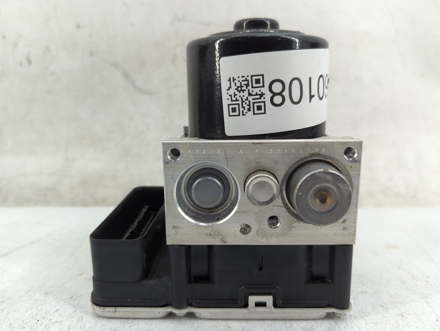 2015-2016 Porsche Macan ABS Pump Control Module Replacement P/N:95B 907 379 F Fits Fits 2015 2016 OEM Used Auto Parts - Oemu