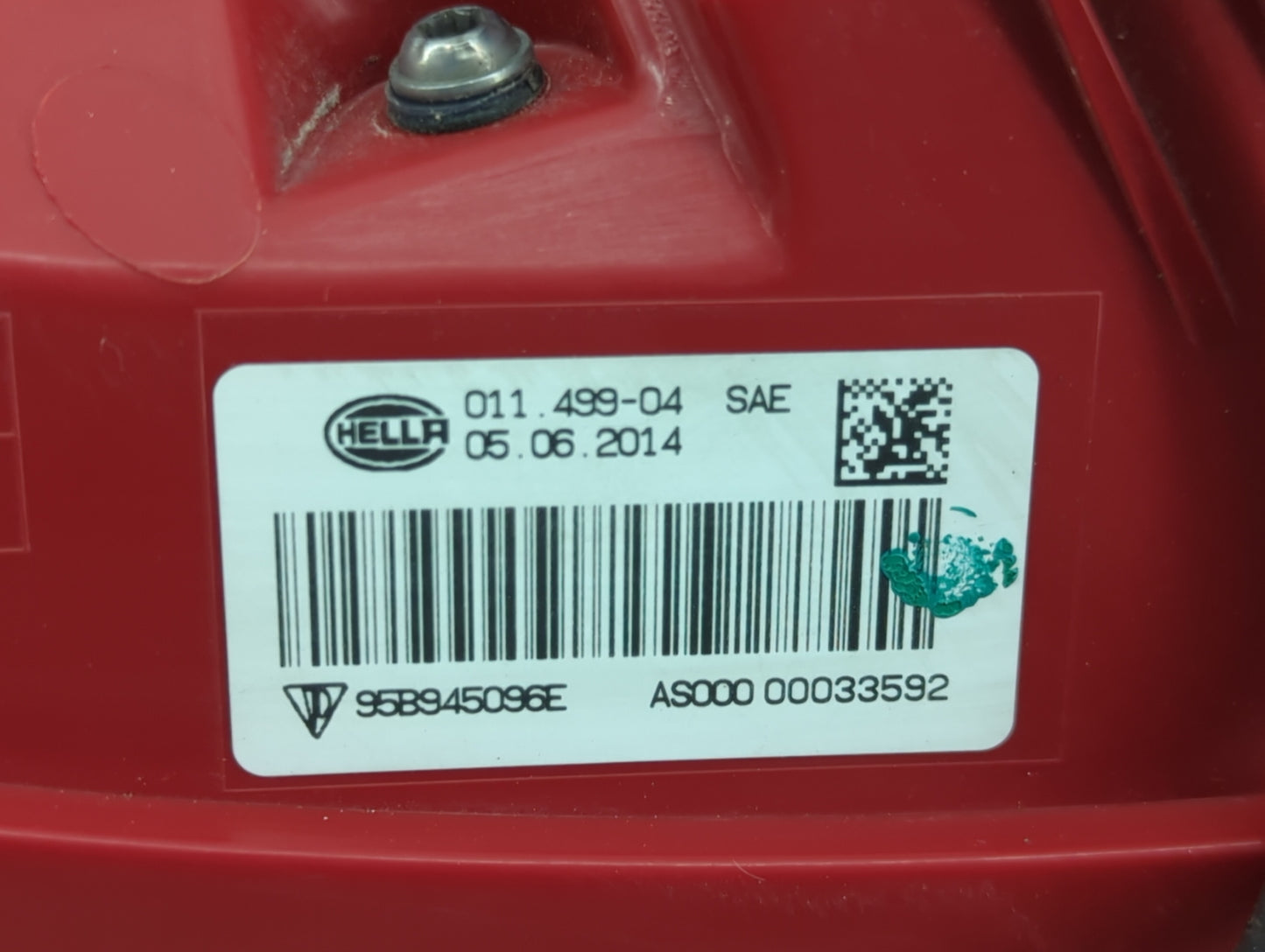 2016 Porsche Macan Tail Light Assembly Passenger Right OEM P/N:95B945096E 011.499-04 Fits OEM Used Auto Parts - Oemusedautop