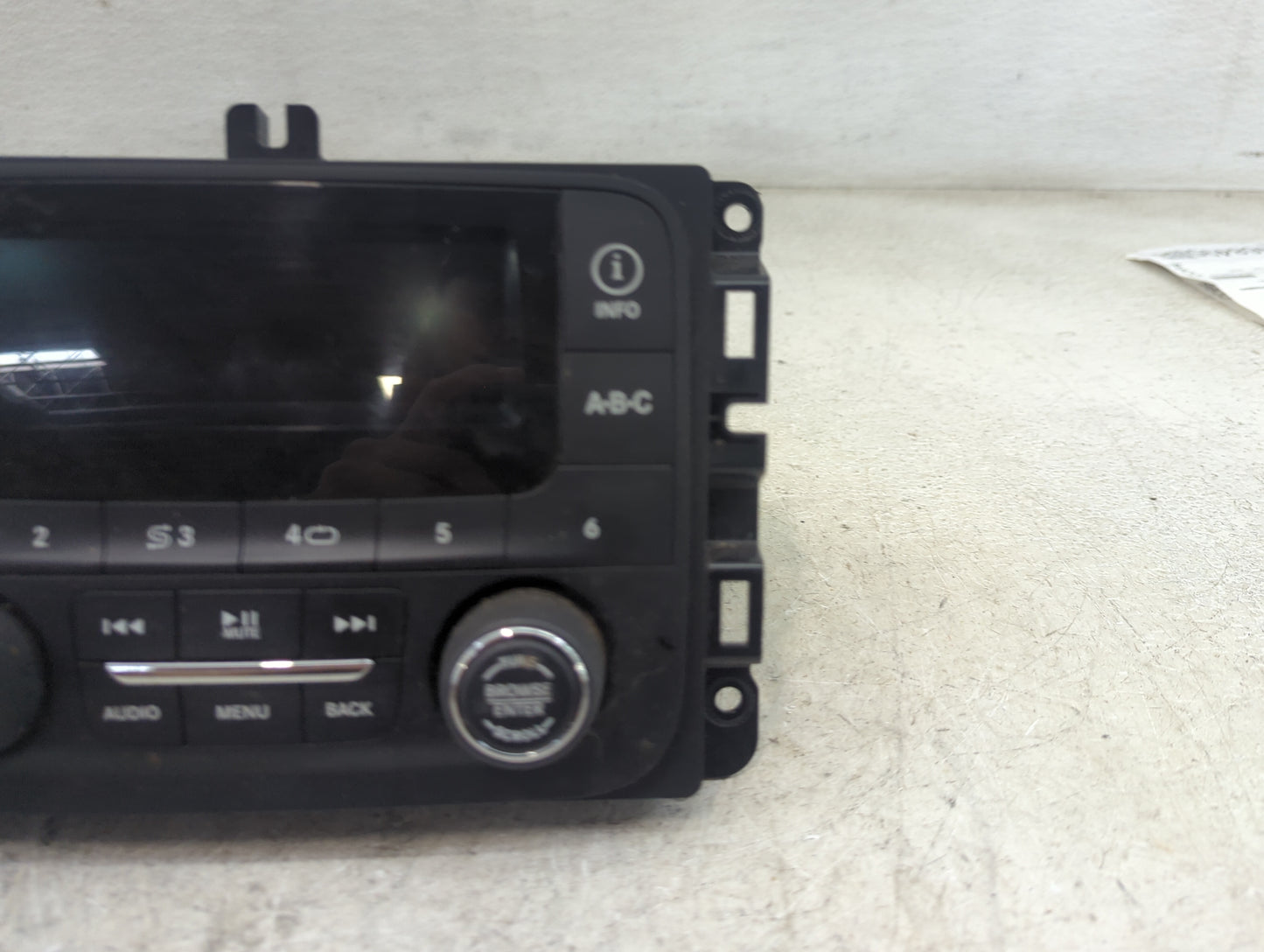 2015-2016 Ram 1500 Radio AM FM Cd Player Receiver Replacement P/N:P68245817AE Fits Fits 2015 2016 OEM Used Auto Parts - Oemu
