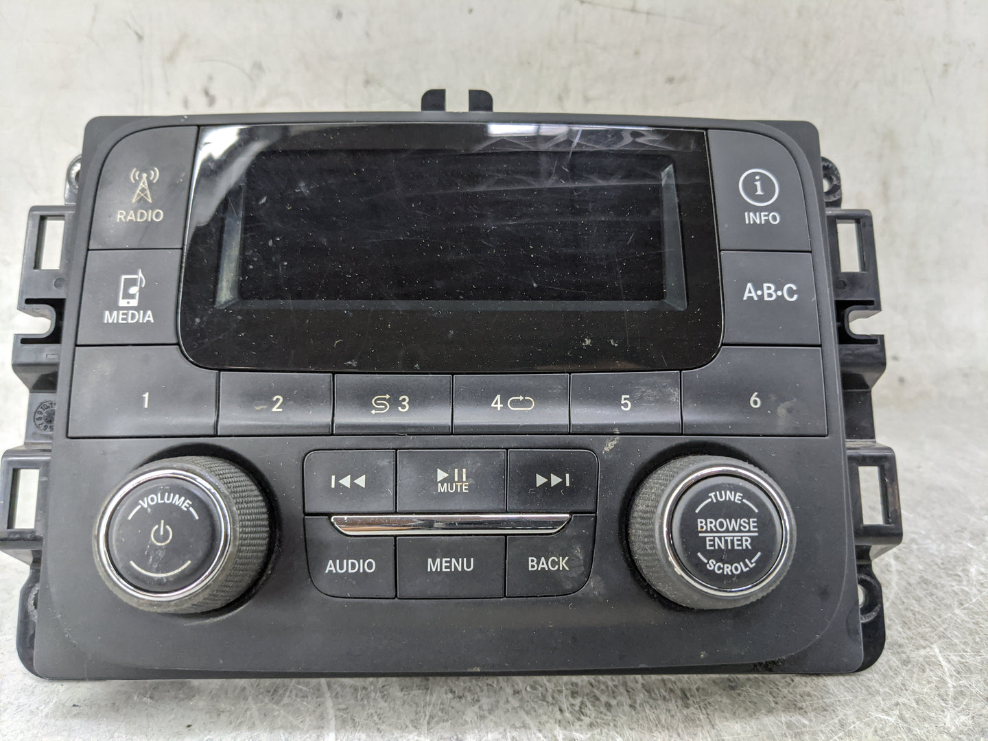 2015-2016 Ram 1500 Radio AM FM Cd Player Receiver Replacement P/N:P68245816AE Fits Fits 2015 2016 OEM Used Auto Parts - Oemu