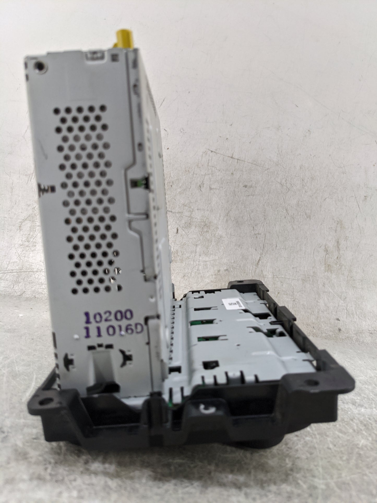 2015-2016 Ram 1500 Radio AM FM Cd Player Receiver Replacement P/N:P68245816AE Fits Fits 2015 2016 OEM Used Auto Parts - Oemu