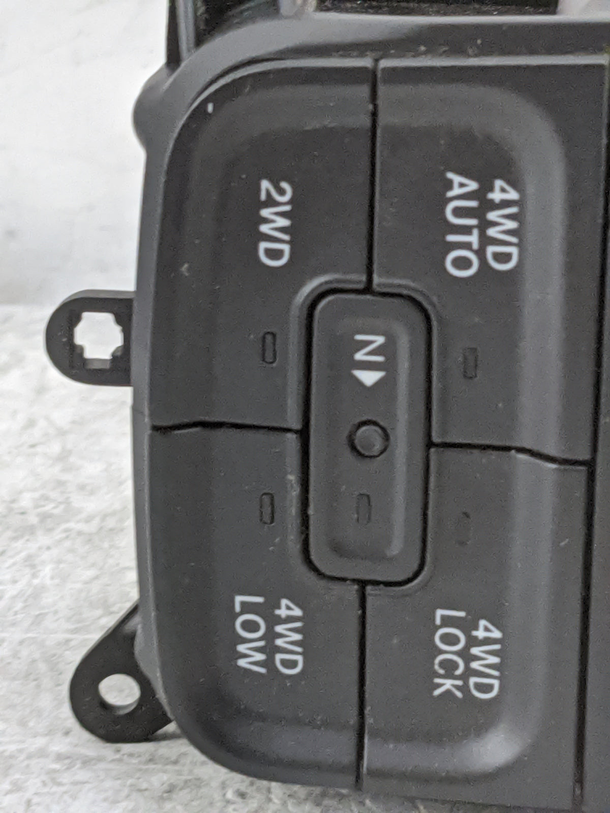 2016 Ram 1500 Floor Console Assembly Shifter - Oemusedautoparts1.com