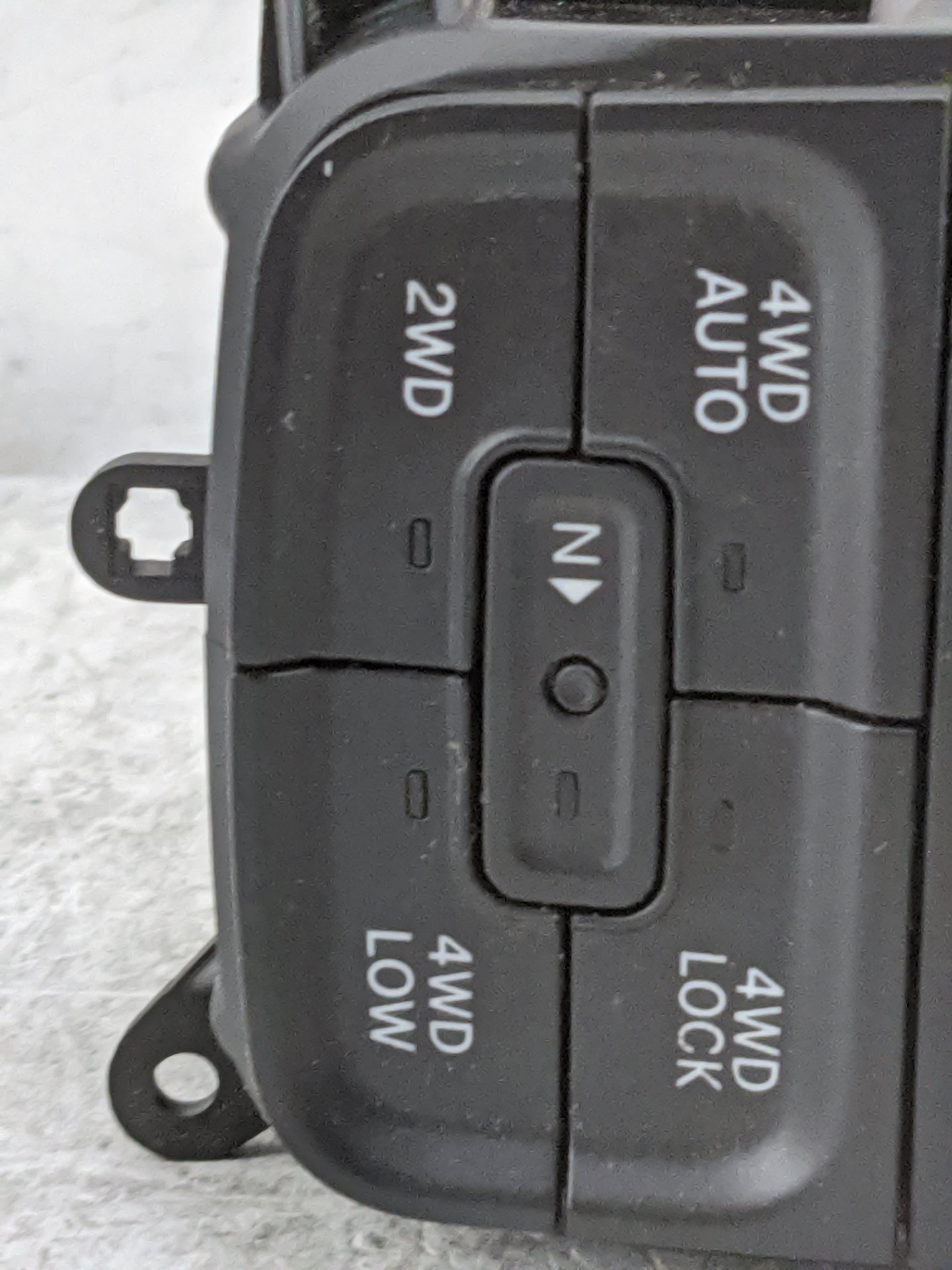 2016 Ram 1500 Floor Console Assembly Shifter - Oemusedautoparts1.com
