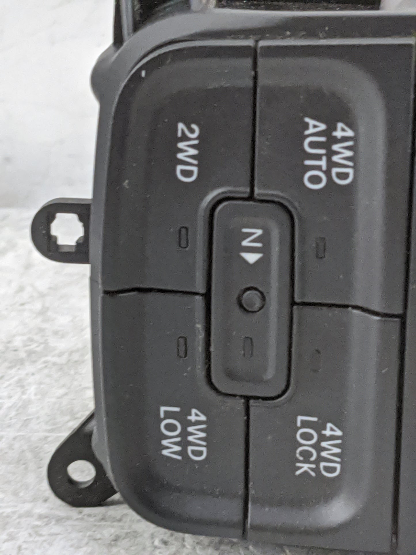2016 Ram 1500 Floor Console Assembly Shifter - Oemusedautoparts1.com