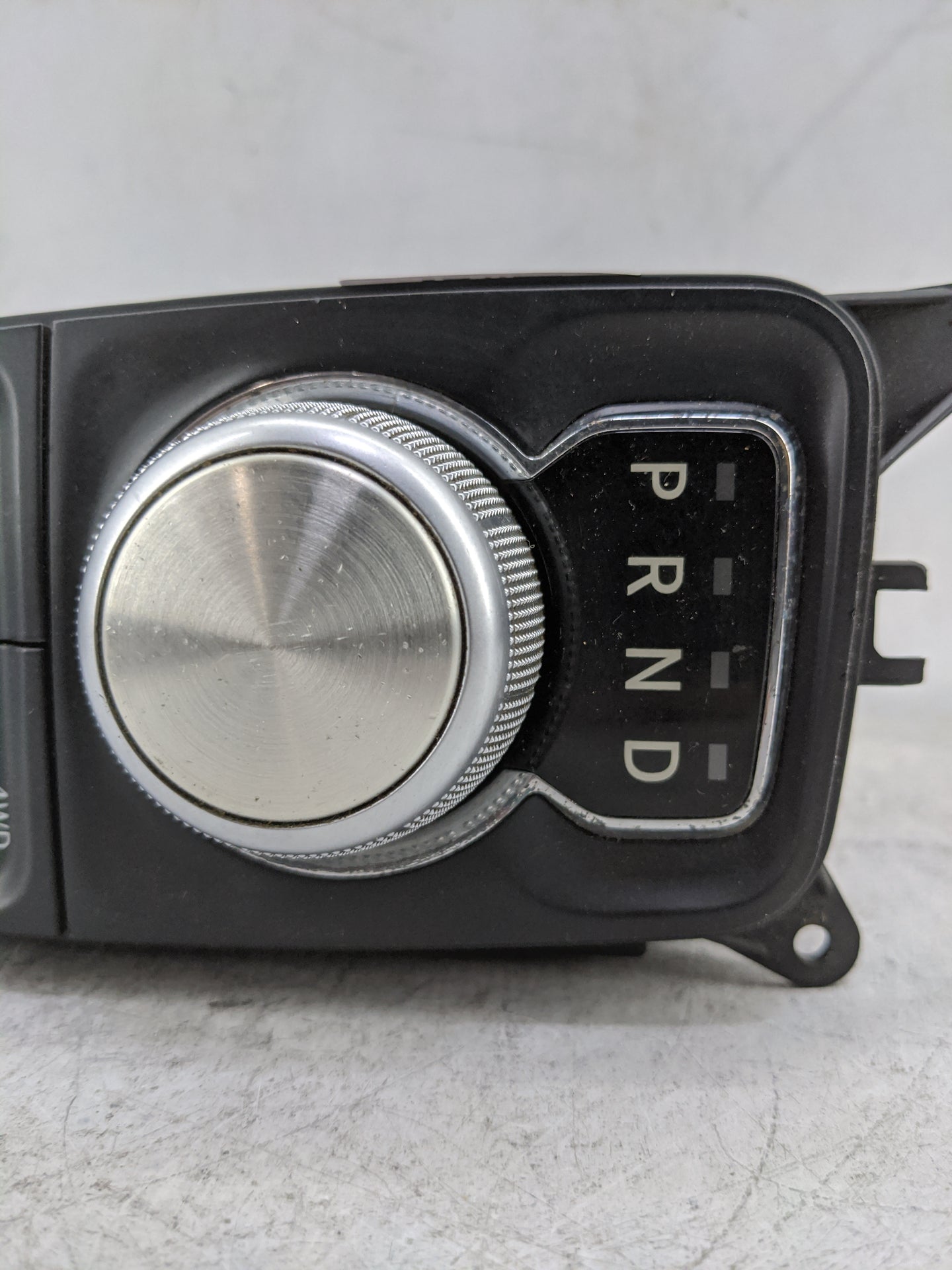2016 Ram 1500 Floor Console Assembly Shifter - Oemusedautoparts1.com