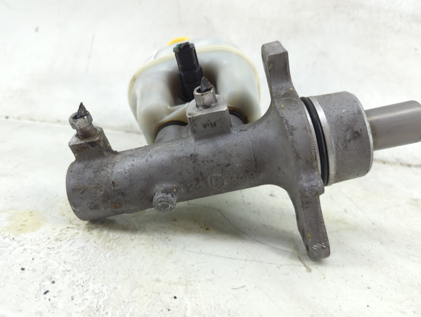 2011-2022 Ram 1500 Brake Master Cylinder 1492351 - Oemusedautoparts1.com