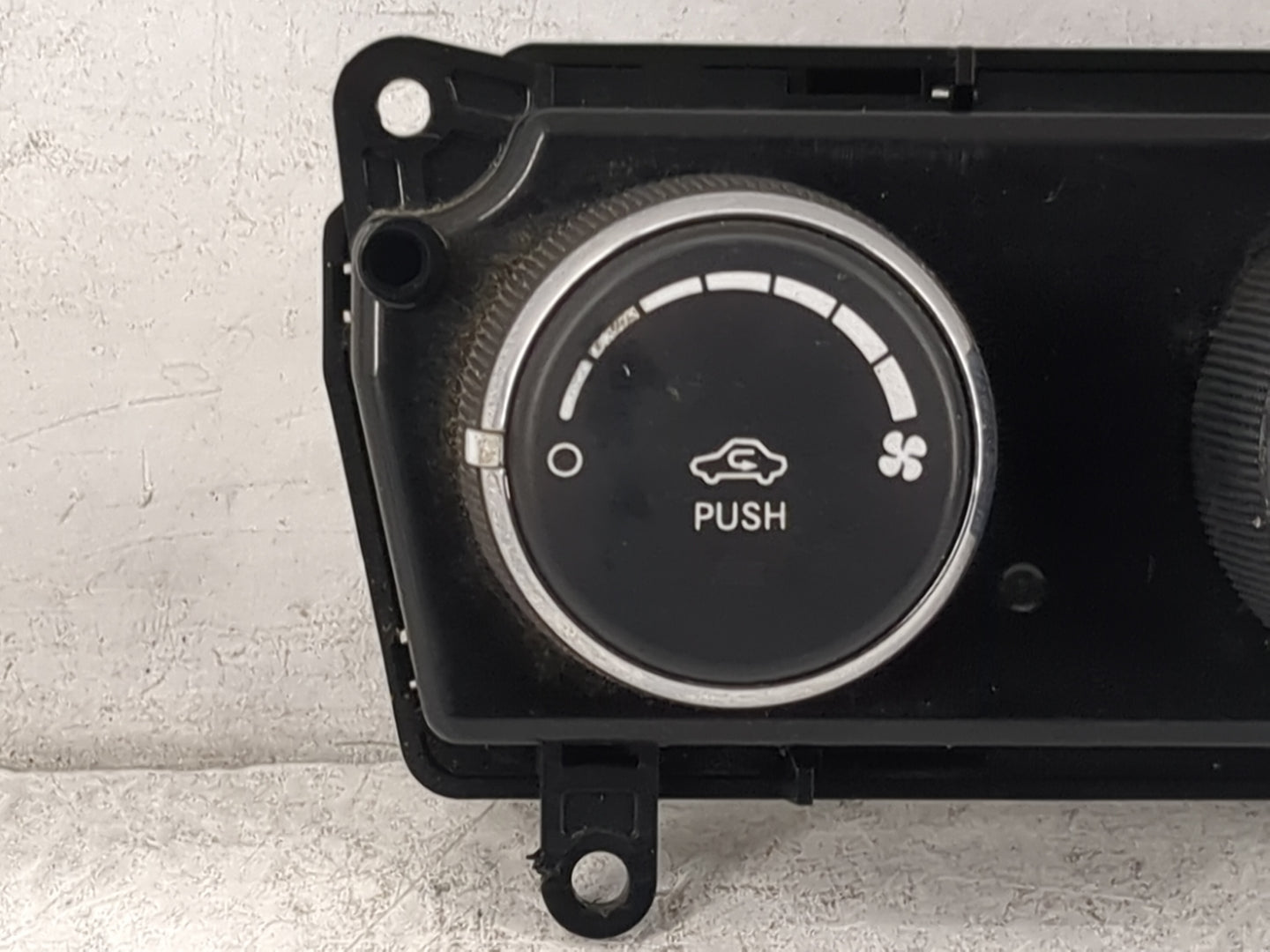 2016 Ram 1500 Climate Control Module Temperature AC/Heater Replacement P/N:P5NC23DX9AF Fits Fits 2014 2015 2017 2018 OEM Use