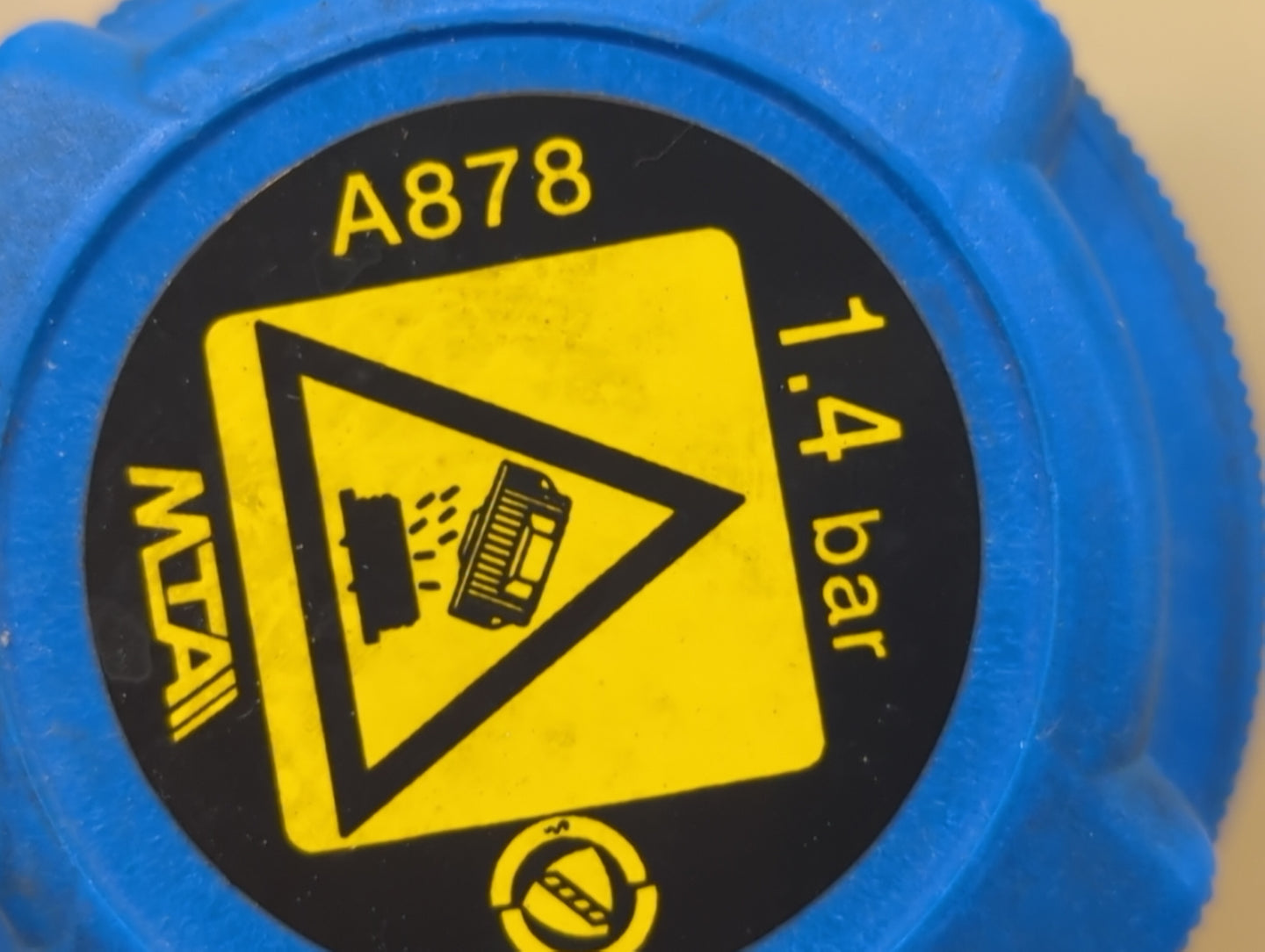 2014 Ram Promaster 1500 Windshield Washer Fluid Reservoir Bottle Oem - Oemusedautoparts1.com