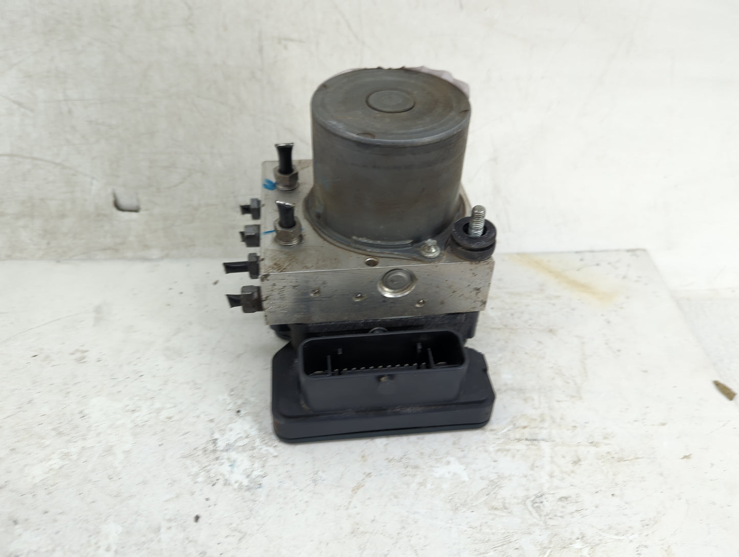 2015-2016 Ram Promaster 2500 ABS Pump Control Module Replacement P/N:00533716870 Fits Fits 2015 2016 OEM Used Auto Parts - O