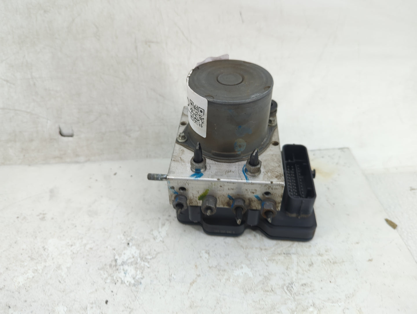 2015-2016 Ram Promaster 2500 ABS Pump Control Module Replacement P/N:00533716870 Fits Fits 2015 2016 OEM Used Auto Parts - O