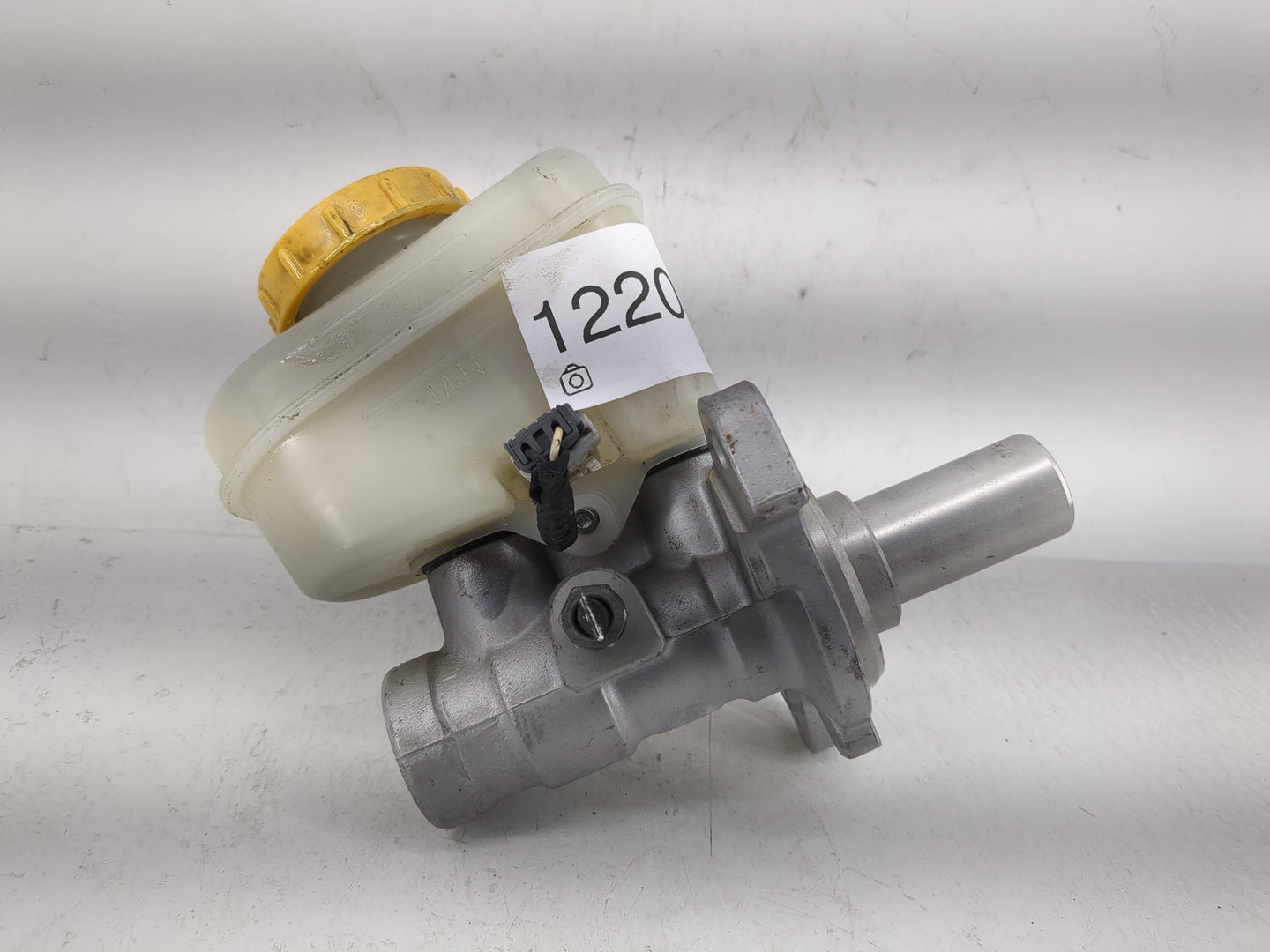 2013-2016 Scion Fr-s Brake Master Cylinder 1220678 - Oemusedautoparts1.com