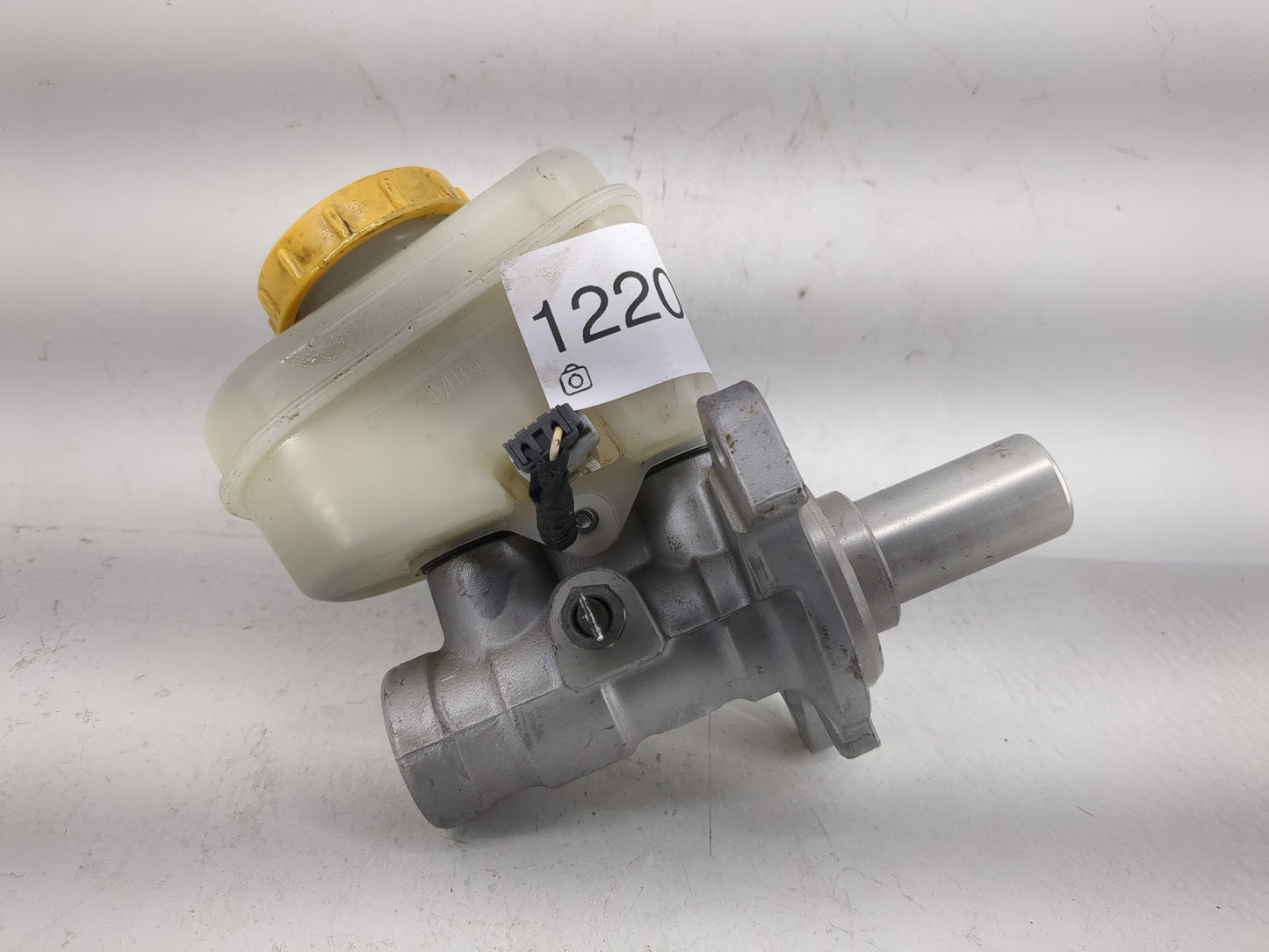 2013-2016 Scion Fr-s Brake Master Cylinder 1220678 - Oemusedautoparts1.com