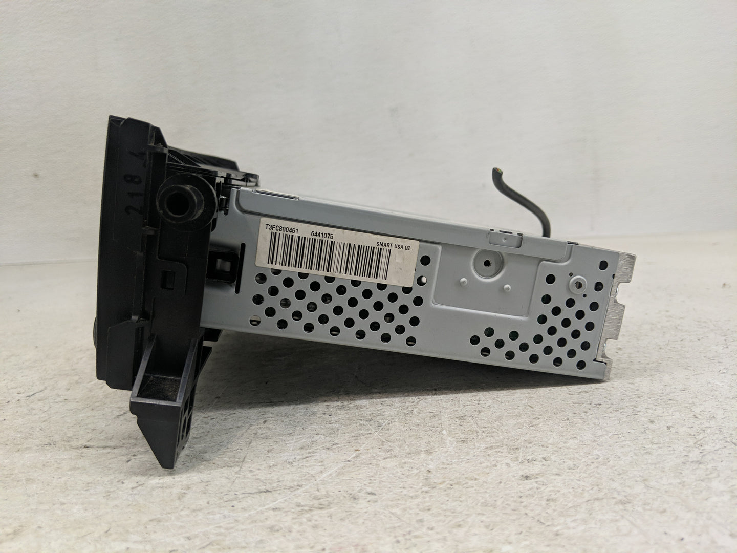 2008-2016 Smart Fortwo Radio AM FM Cd Player Receiver Replacement P/N:A 451 901 98 00 Fits OEM Used Auto Parts - Oemusedauto
