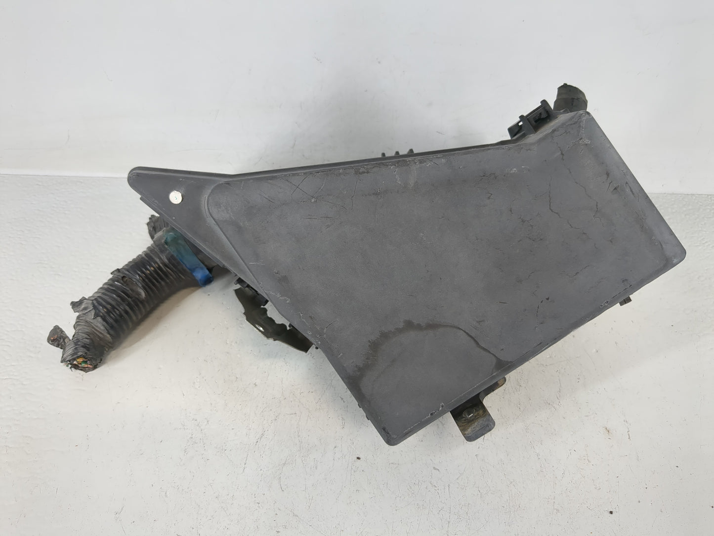 2016 Subaru Forester Fusebox Fuse Box Panel Relay Module P/N:MB100200B Fits OEM Used Auto Parts - Oemusedautoparts1.com