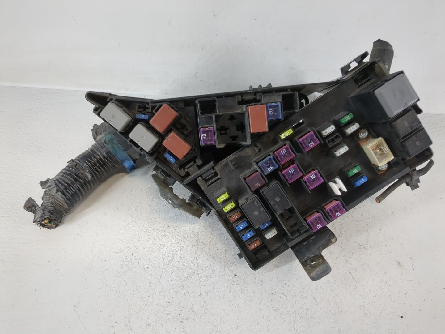 2016 Subaru Forester Fusebox Fuse Box Panel Relay Module P/N:MB100200B Fits OEM Used Auto Parts - Oemusedautoparts1.com