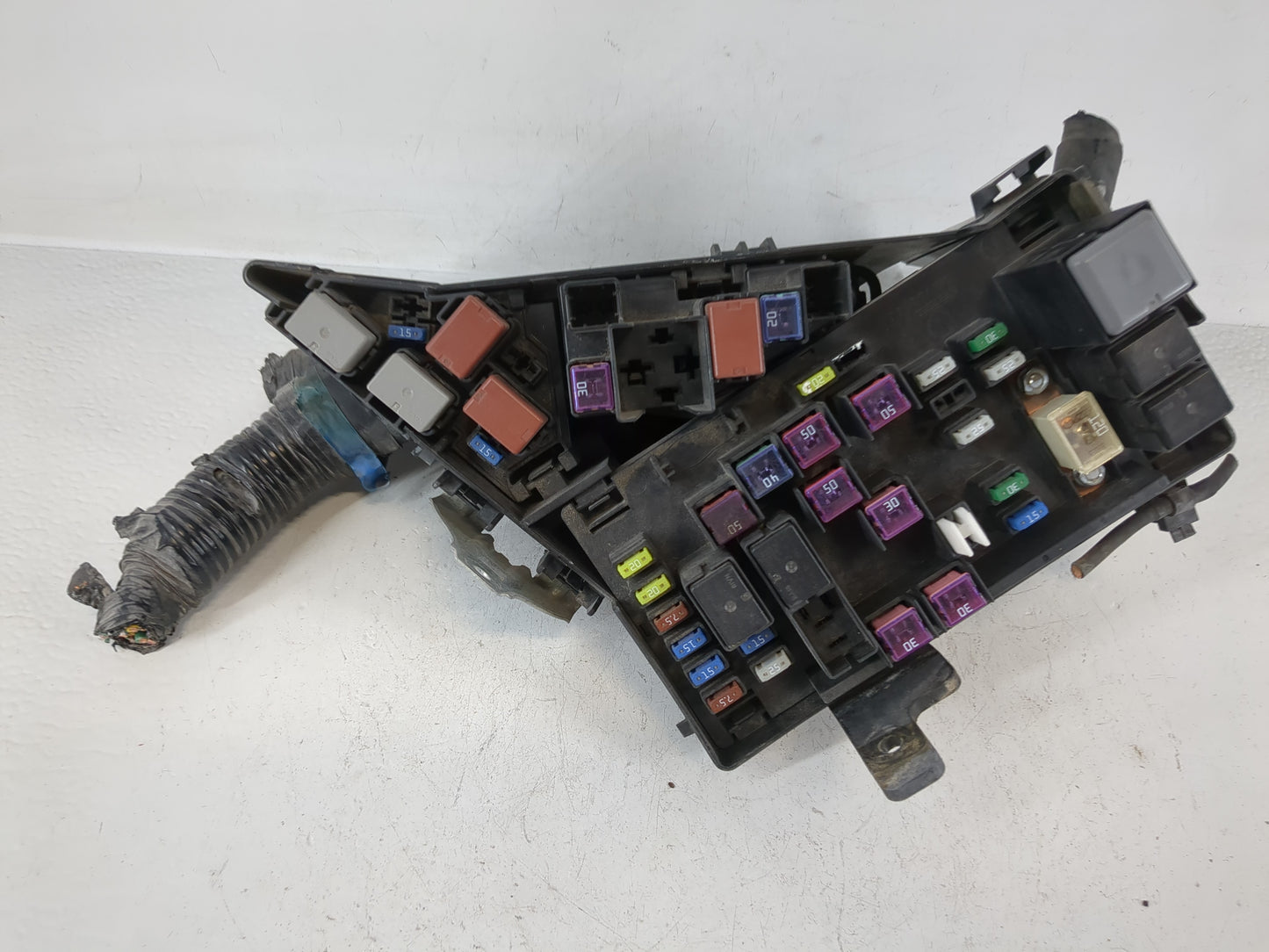 2016 Subaru Forester Fusebox Fuse Box Panel Relay Module P/N:MB100200B Fits OEM Used Auto Parts - Oemusedautoparts1.com
