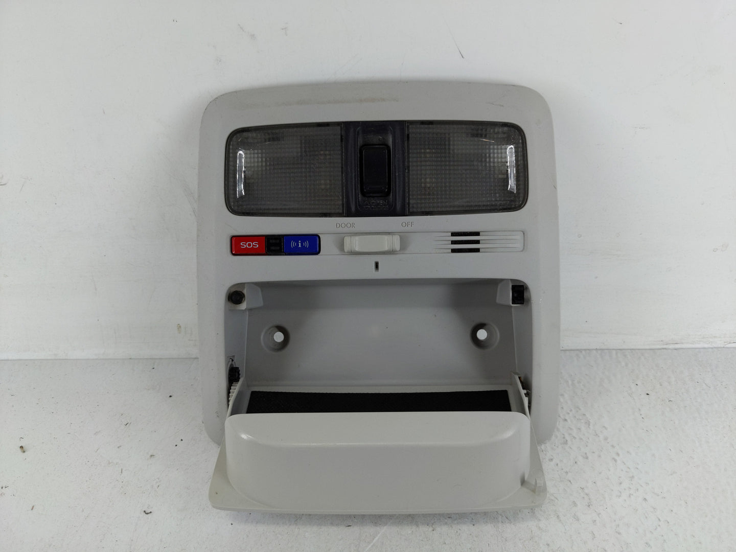 2016 Subaru Forester Overhead Roof Console - Oemusedautoparts1.com