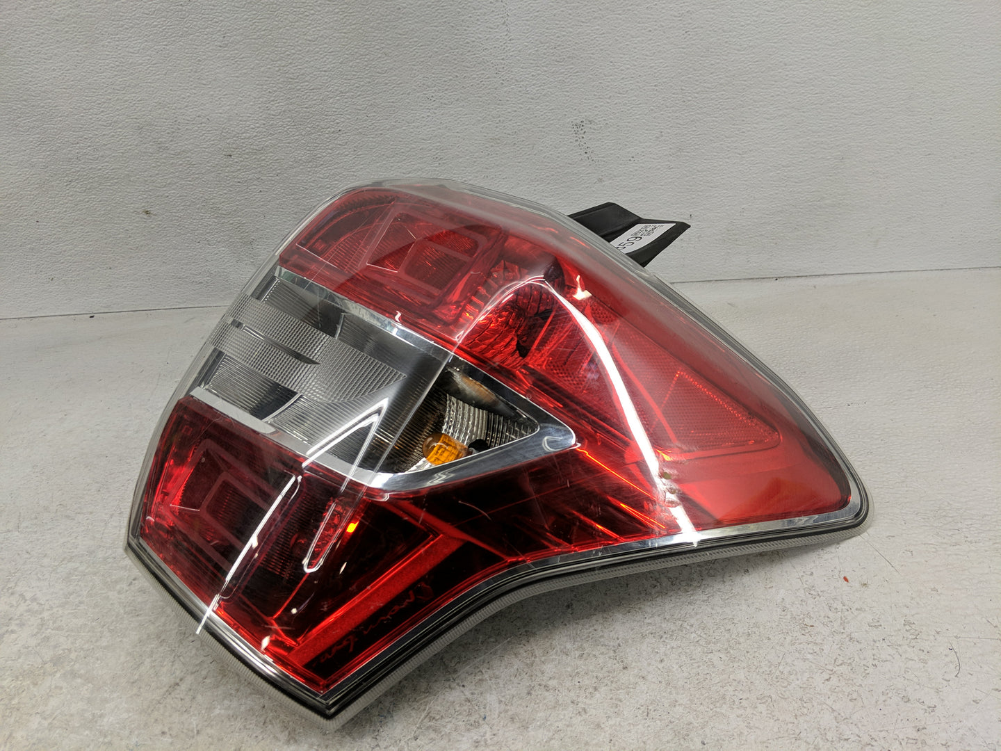 2016 Subaru Forester Tail Light Assembly Passenger Right OEM P/N:84201-SG040 Fits OEM Used Auto Parts - Oemusedautoparts1.co
