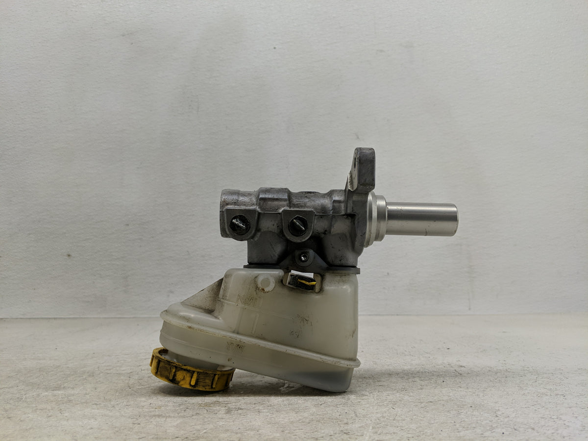Subaru Forester Brake Master Cylinder 1276457 - Oemusedautoparts1.com
