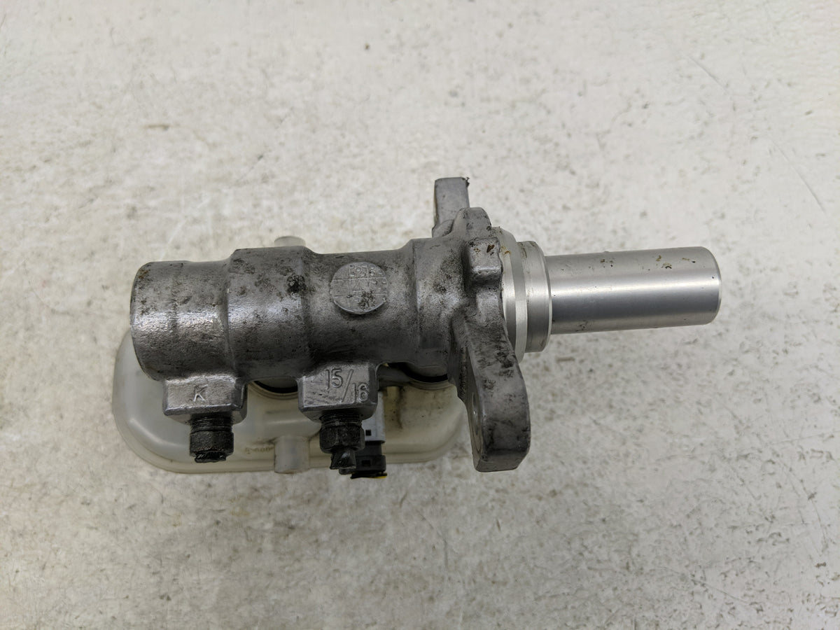 Subaru Forester Brake Master Cylinder 1276457 - Oemusedautoparts1.com