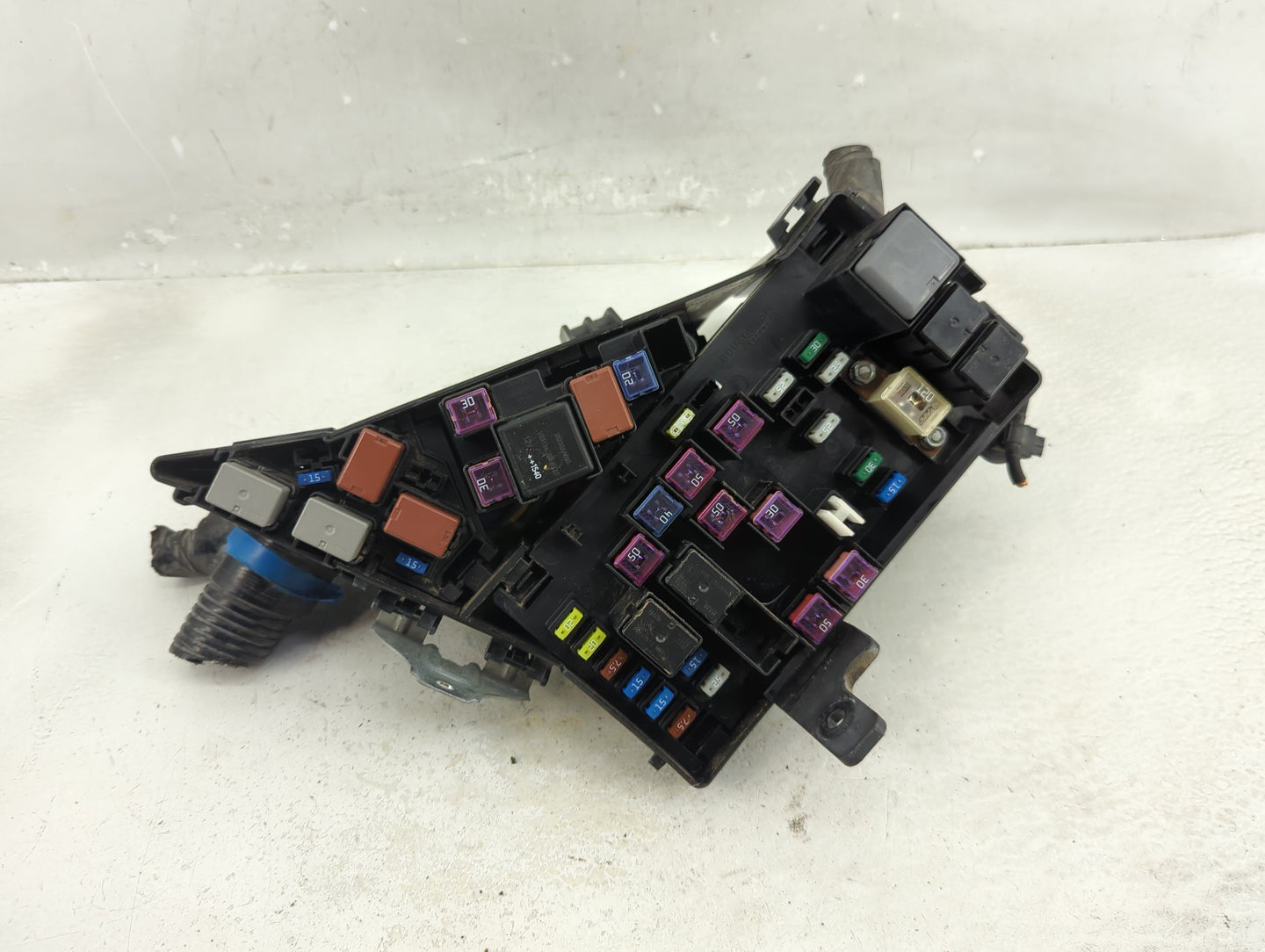 2016-2018 Subaru Forester Fusebox Fuse Box Panel Relay Module P/N:MB502000B Fits Fits 2016 2017 2018 OEM Used Auto Parts - O