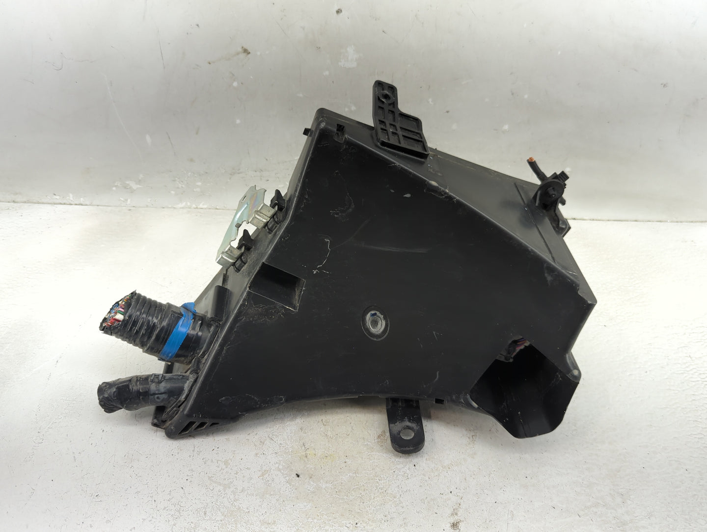 2016-2018 Subaru Forester Fusebox Fuse Box Panel Relay Module P/N:MB502000B Fits Fits 2016 2017 2018 OEM Used Auto Parts - O