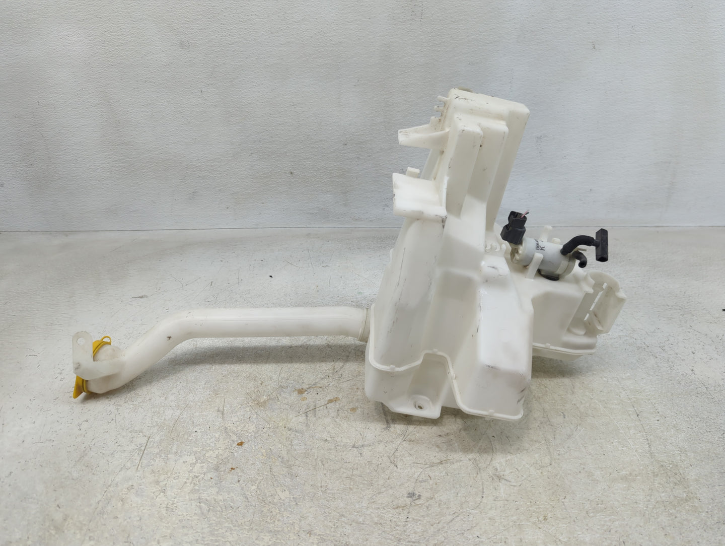 2016 Subaru Forester Windshield Washer Fluid Reservoir Bottle Oem - Oemusedautoparts1.com