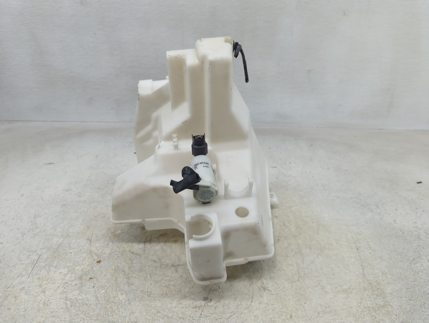 2016 Subaru Forester Windshield Washer Fluid Reservoir Bottle Oem - Oemusedautoparts1.com