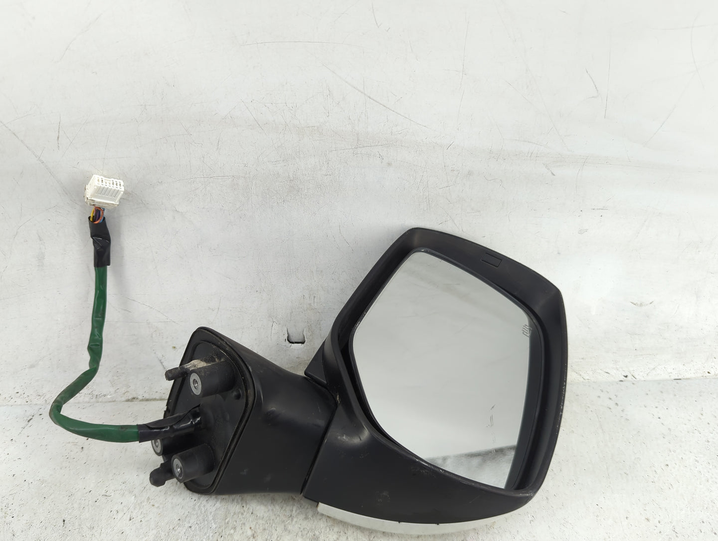 2016 Subaru Forester Driver Side View Mirror - Left Door Mirror OEM Used - Oemusedautoparts1.com