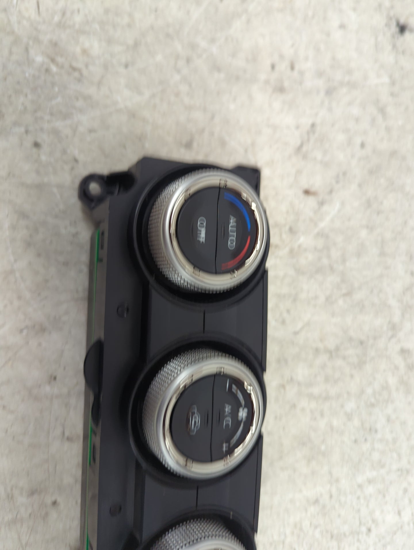 2016 Subaru Forester Climate Control Module Temperature AC/Heater Replacement P/N:72311SG511 T46865A Fits OEM Used Auto Part