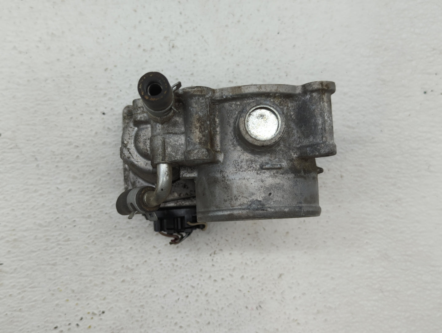 2011-2017 Subaru Forester Throttle Body P/N:16112AA380 Fits Fits 2011 2012 2013 2014 2015 2016 2017 OEM Used Auto Parts - Oe