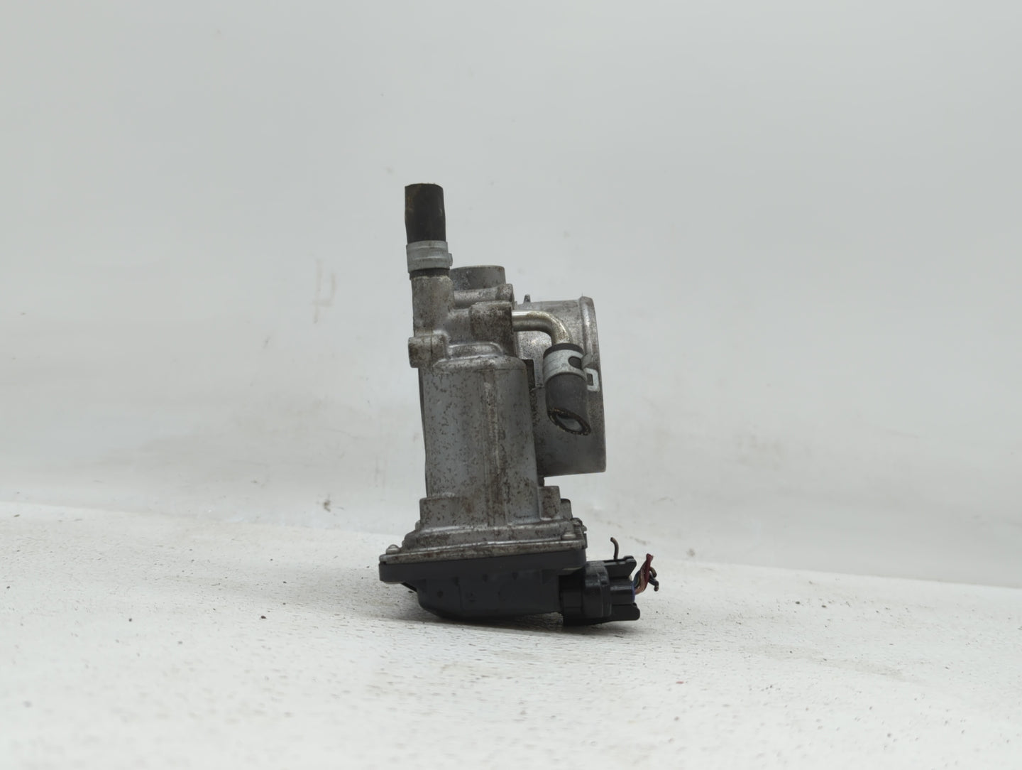 2011-2017 Subaru Forester Throttle Body P/N:16112AA380 Fits Fits 2011 2012 2013 2014 2015 2016 2017 OEM Used Auto Parts - Oe