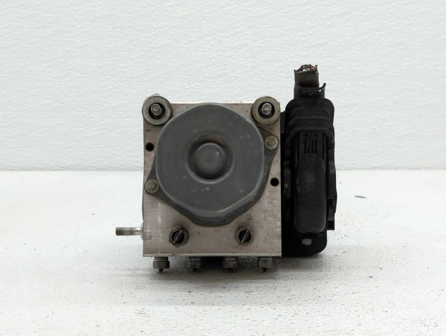2016 Subaru Forester ABS Pump Control Module Replacement P/N:2265108452 27536SG110 Fits OEM Used Auto Parts - Oemusedautopar