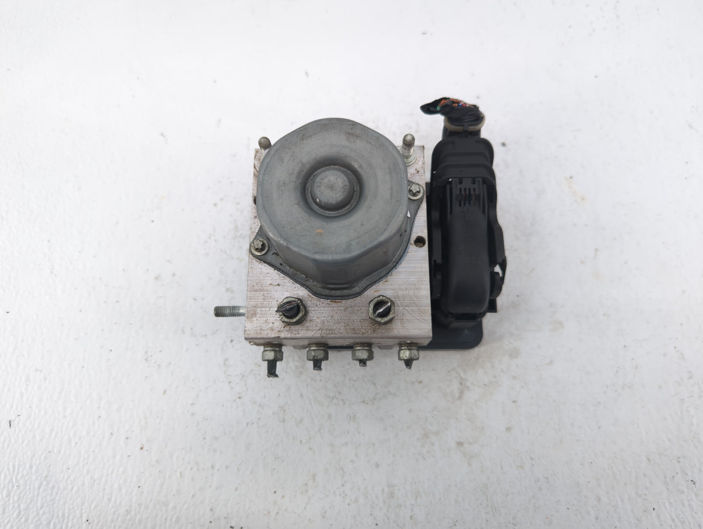 2016 Subaru Forester ABS Pump Control Module Replacement P/N:269 535 151102, 27536SG090 Fits OEM Used Auto Parts - Oemusedau