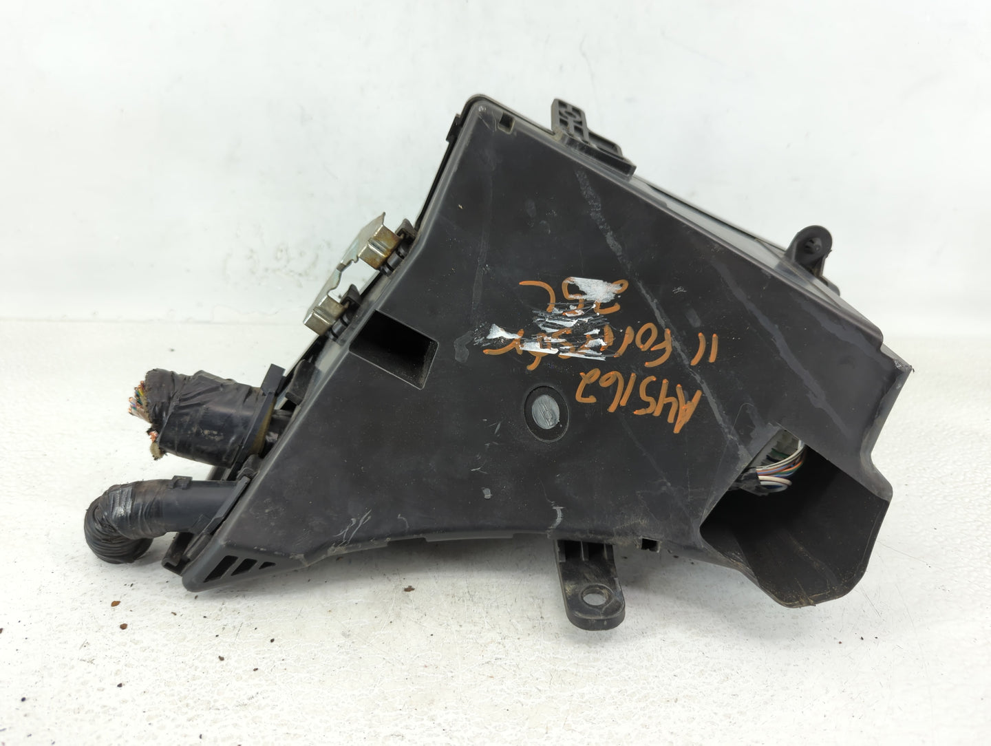 2016 Subaru Forester Fusebox Fuse Box Panel Relay Module P/N:MB100200B Fits OEM Used Auto Parts - Oemusedautoparts1.com