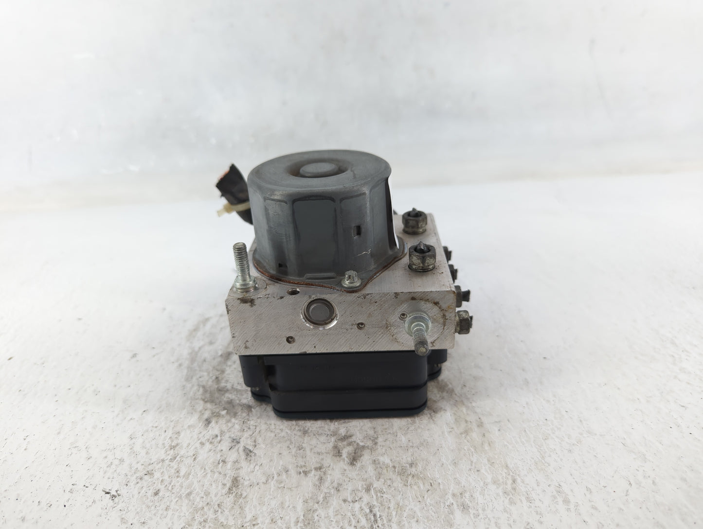 2016 Subaru Forester ABS Pump Control Module Replacement P/N:27536SG090 Fits OEM Used Auto Parts - Oemusedautoparts1.com