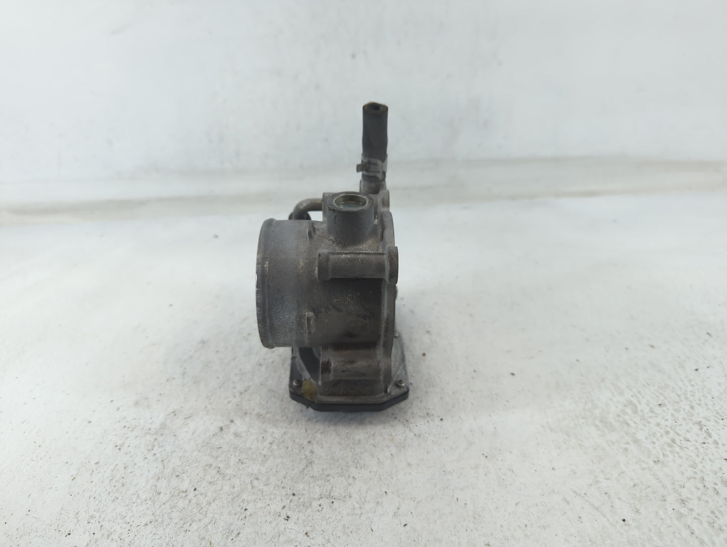 2011-2018 Subaru Forester Throttle Body P/N:16112AA380 Fits Fits 2011 2012 2013 2014 2015 2016 2017 2018 OEM Used Auto Parts