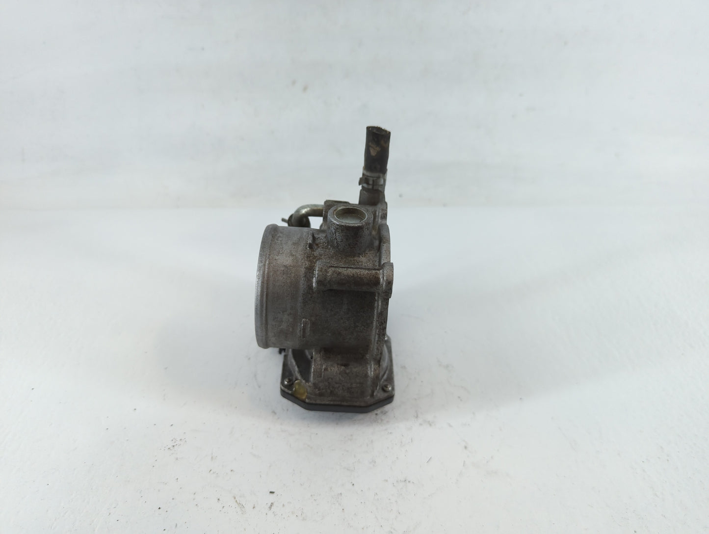 2011-2018 Subaru Forester Throttle Body P/N:16112AA380 Fits Fits 2011 2012 2013 2014 2015 2016 2017 2018 OEM Used Auto Parts