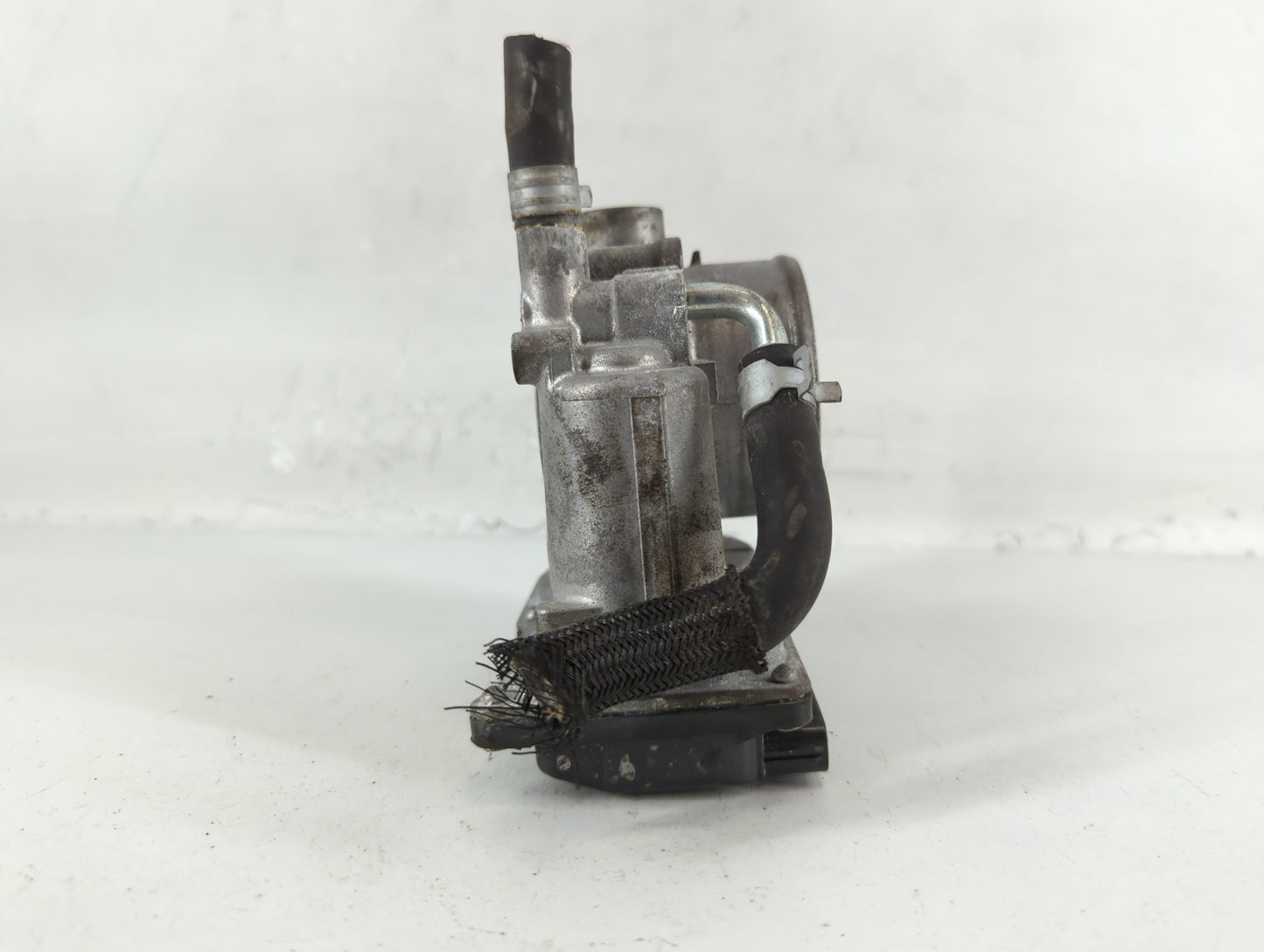 2014-2018 Subaru Forester Throttle Body P/N:16112AA380 Fits Fits 2014 2015 2016 2017 2018 2019 2020 2021 OEM Used Auto Parts