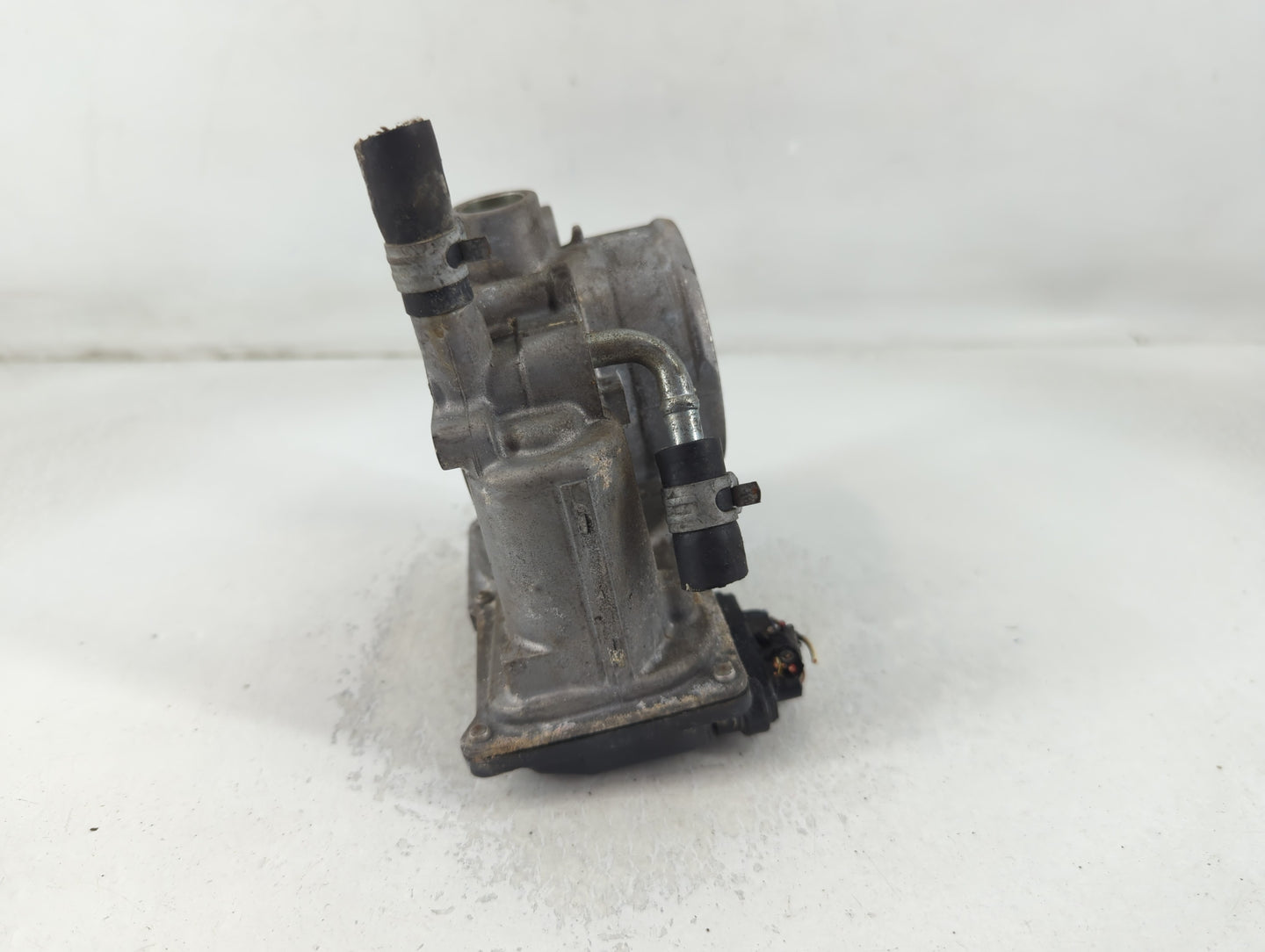 2011-2018 Subaru Forester Throttle Body P/N:16112AA380 Fits Fits 2011 2012 2013 2014 2015 2016 2017 2018 OEM Used Auto Parts