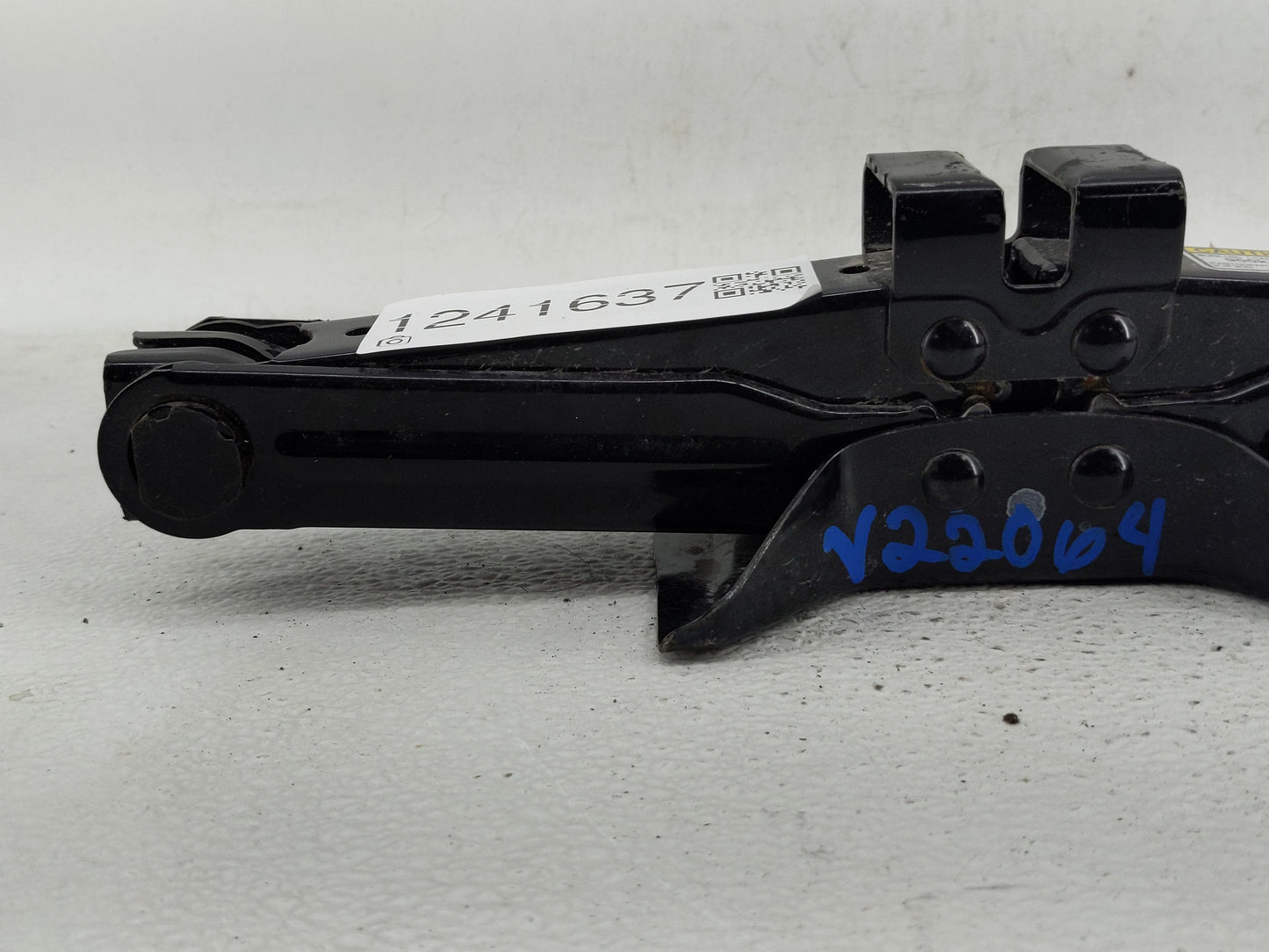 2016 Subaru Impreza Spare Scissor Car Jack - Oemusedautoparts1.com