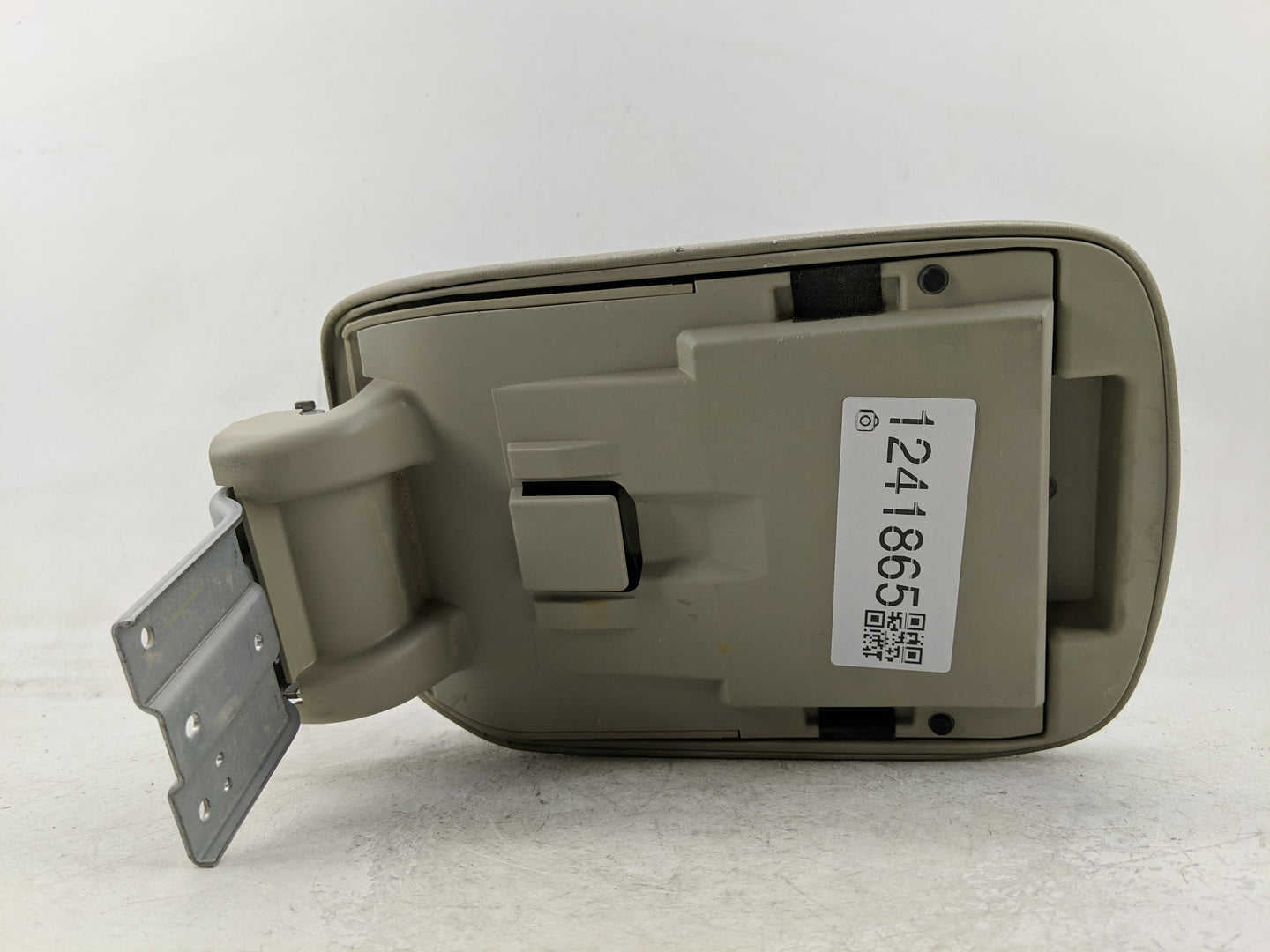 2016 Subaru Impreza Center Console Armrest Cover Lid Fits OEM Used Auto Parts - Oemusedautoparts1.com