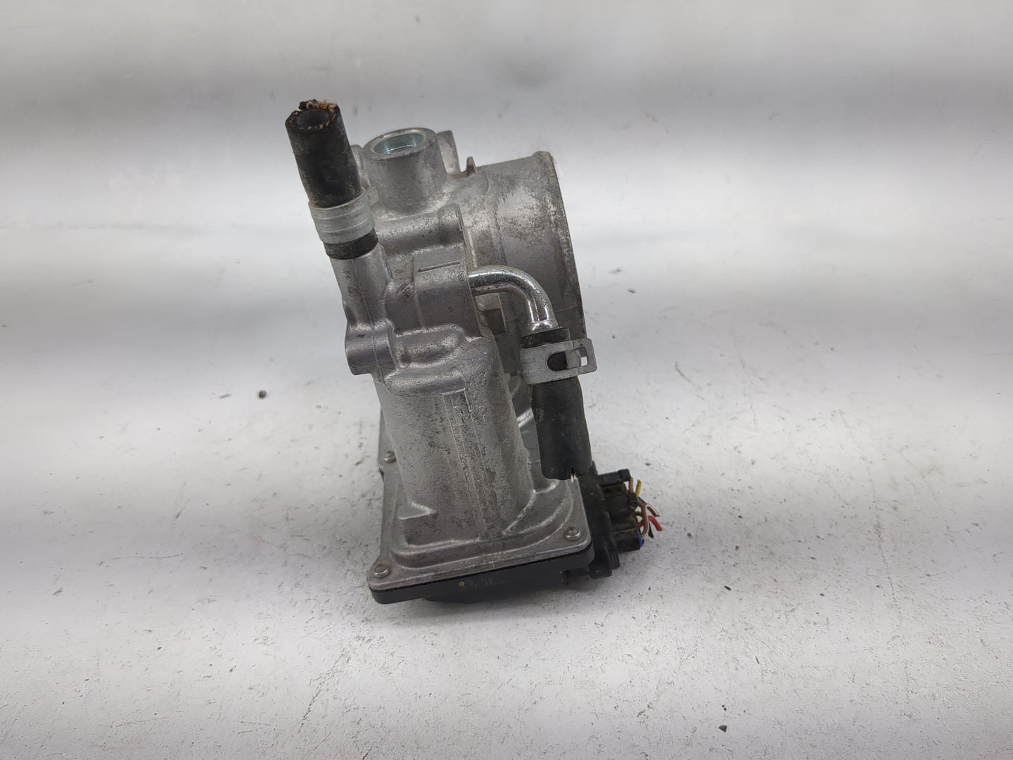 2012-2016 Subaru Impreza Throttle Body P/N:16112AA380 Fits Fits 2011 2012 2013 2014 2015 2016 2017 2018 OEM Used Auto Parts 
