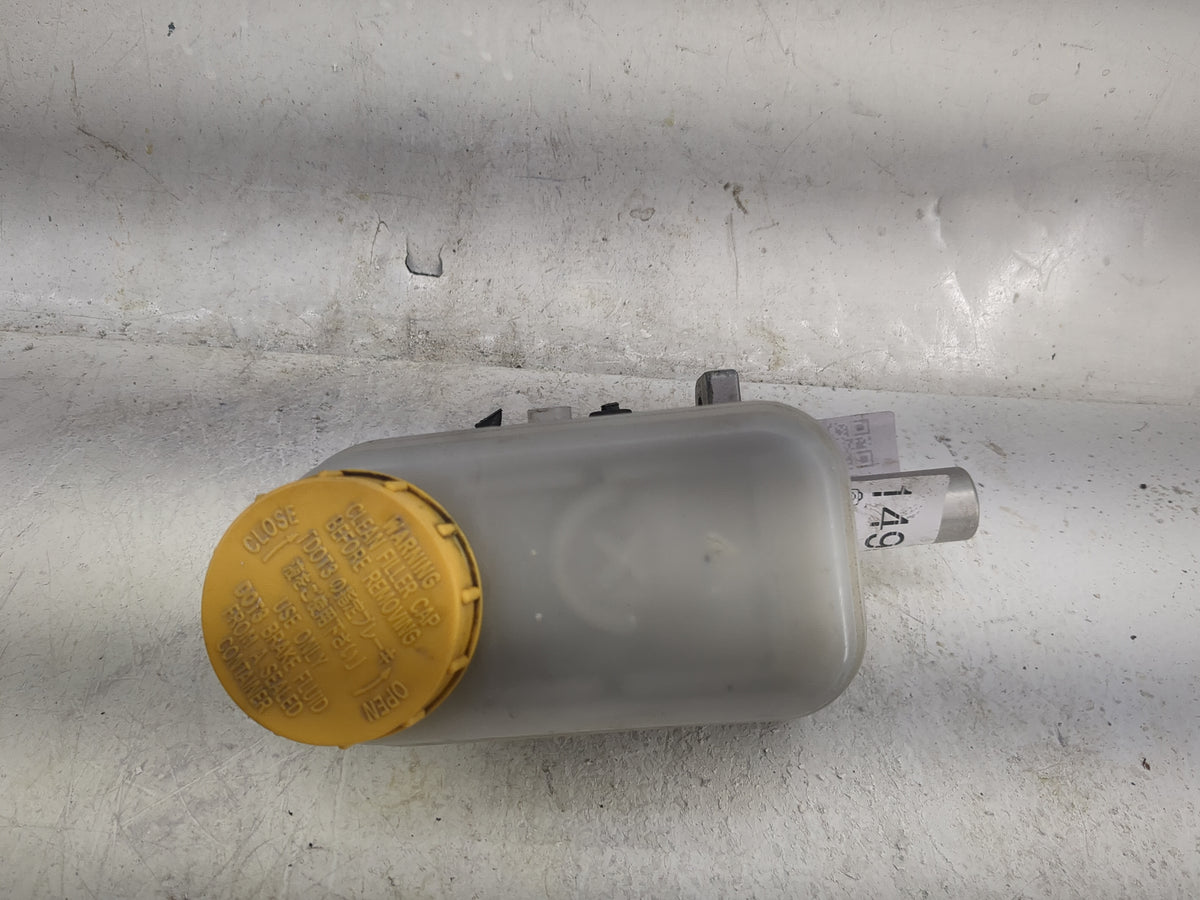 2015-2016 Subaru Impreza Brake Master Cylinder 1498229 - Oemusedautoparts1.com
