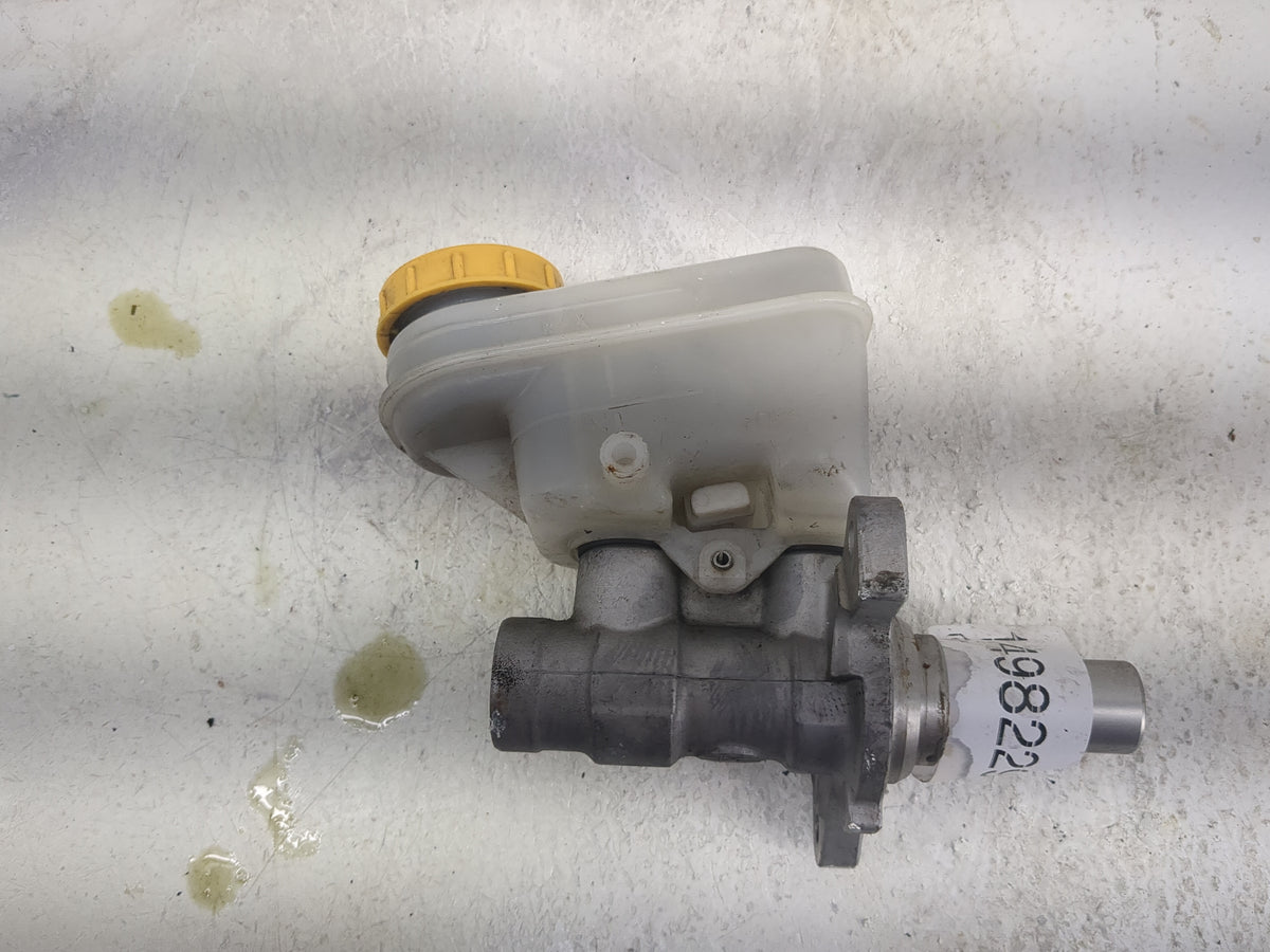 2015-2016 Subaru Impreza Brake Master Cylinder 1498229 - Oemusedautoparts1.com
