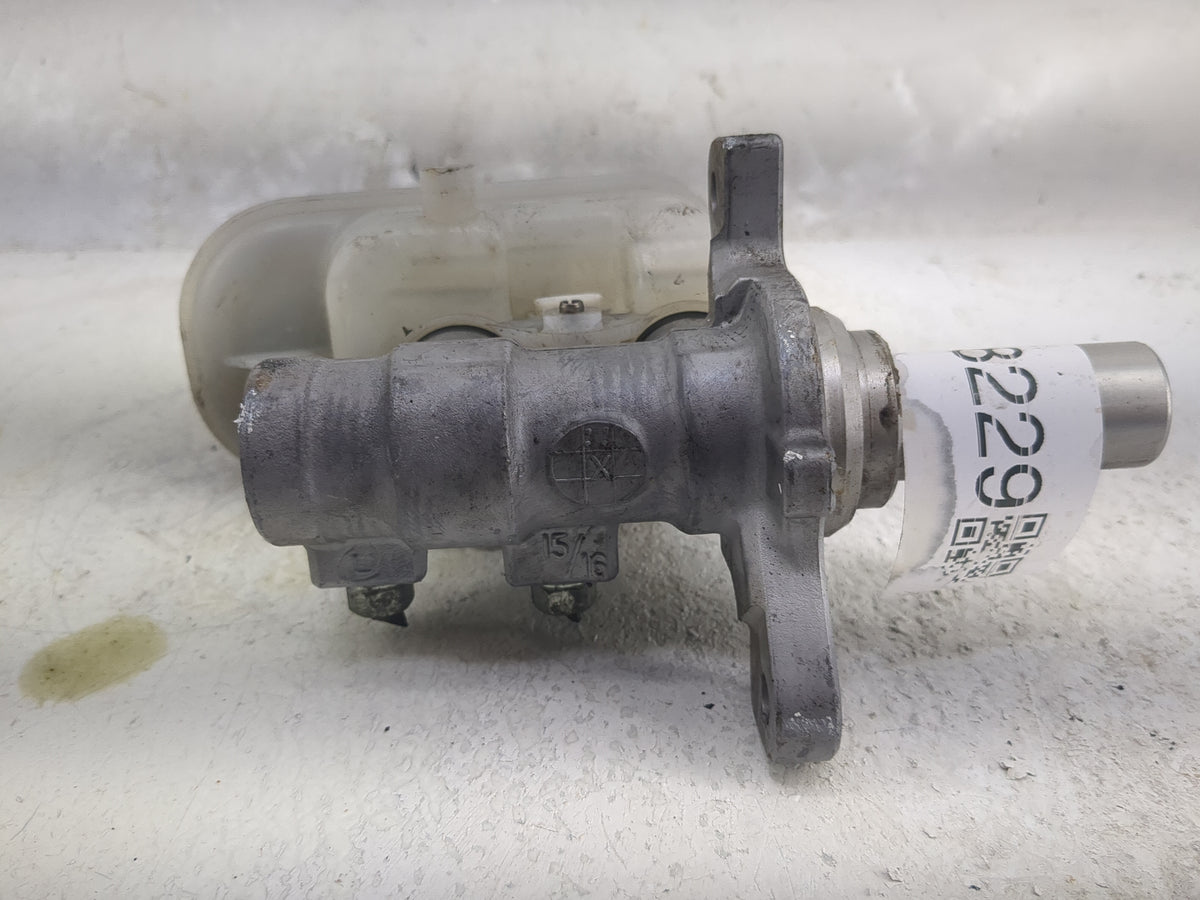 2015-2016 Subaru Impreza Brake Master Cylinder 1498229 - Oemusedautoparts1.com